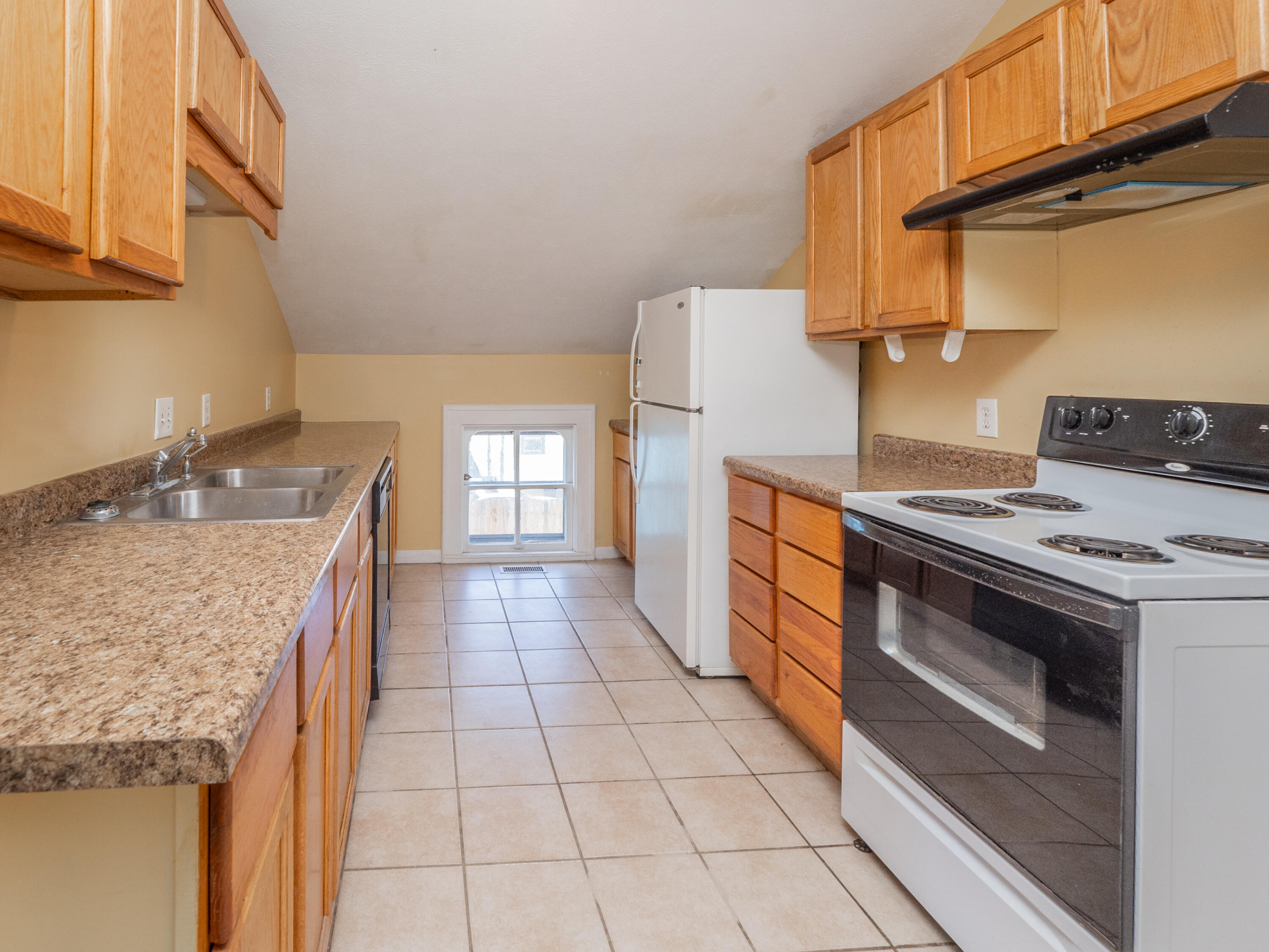 738-740 McCourtie Street