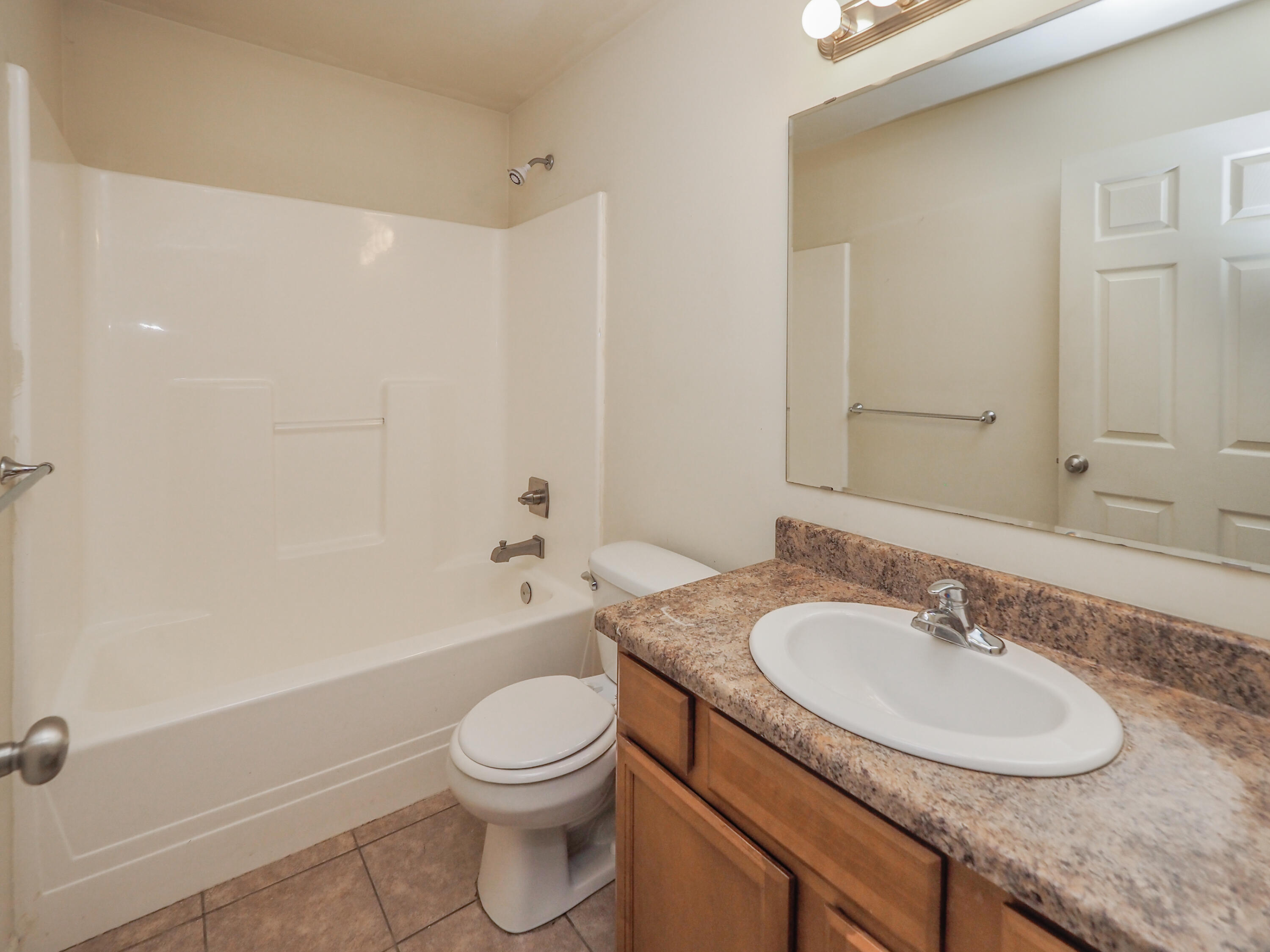 1402-1410 Sutherland Avenue