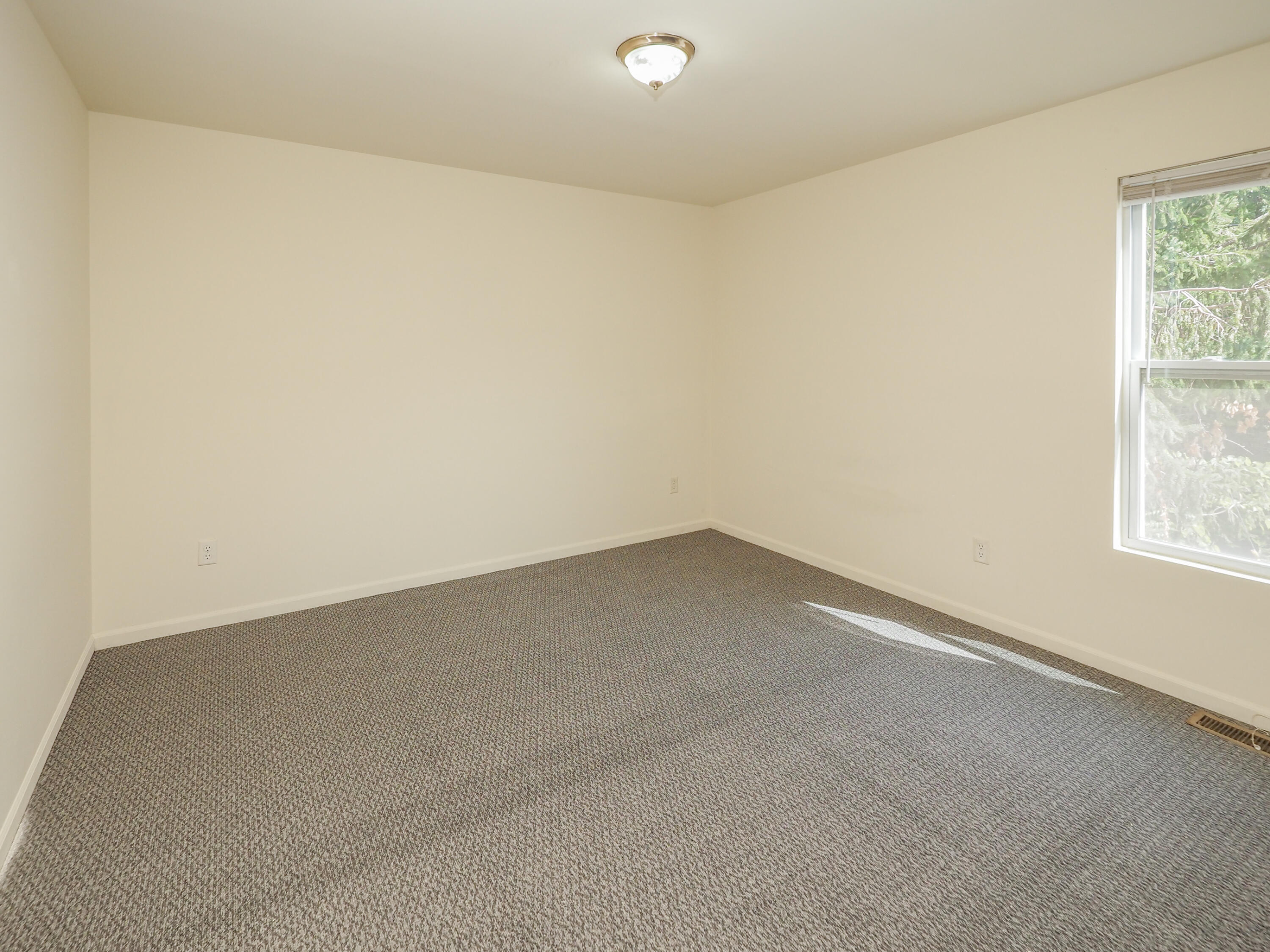 1402-1410 Sutherland Avenue