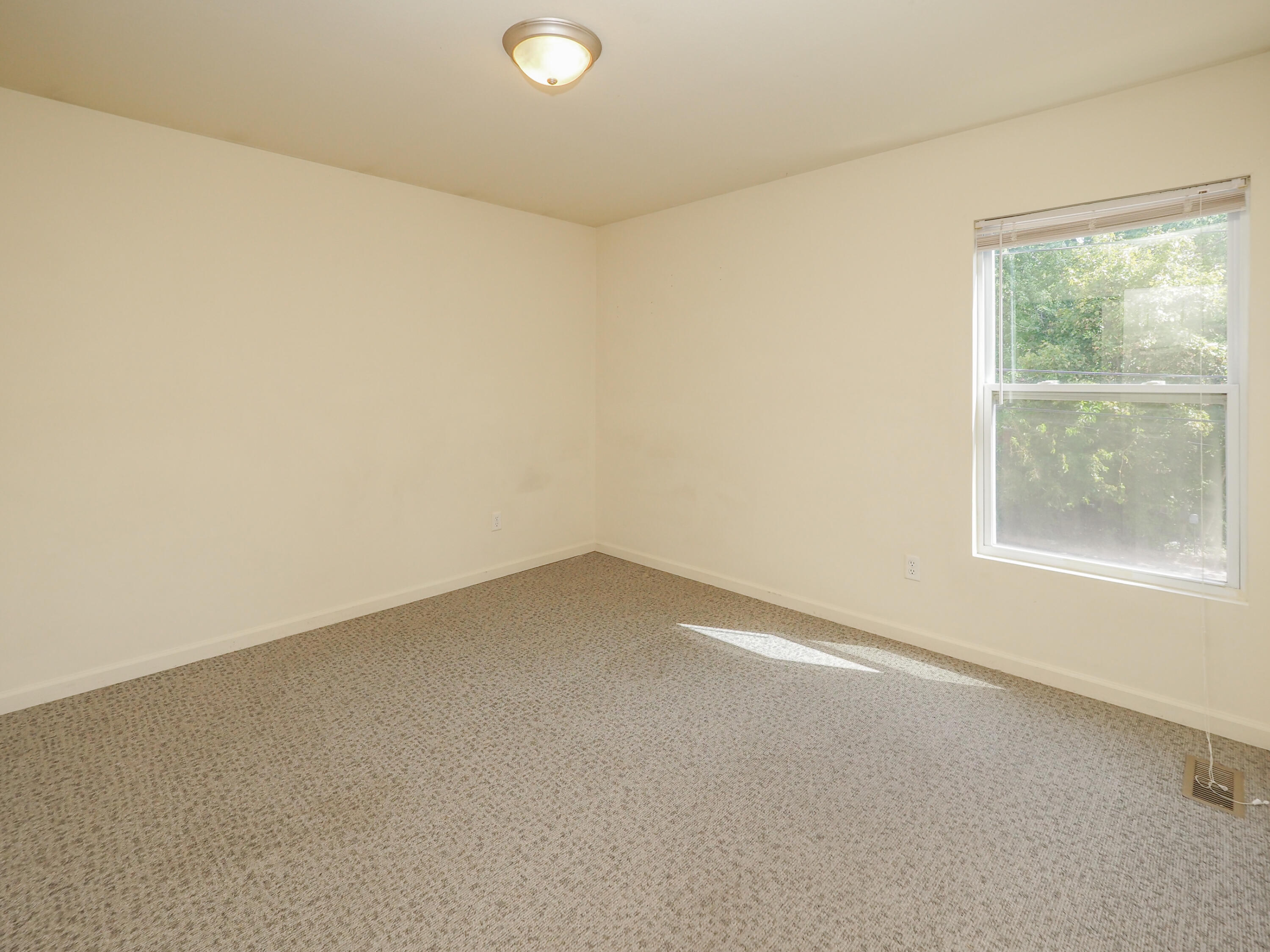 1402-1410 Sutherland Avenue