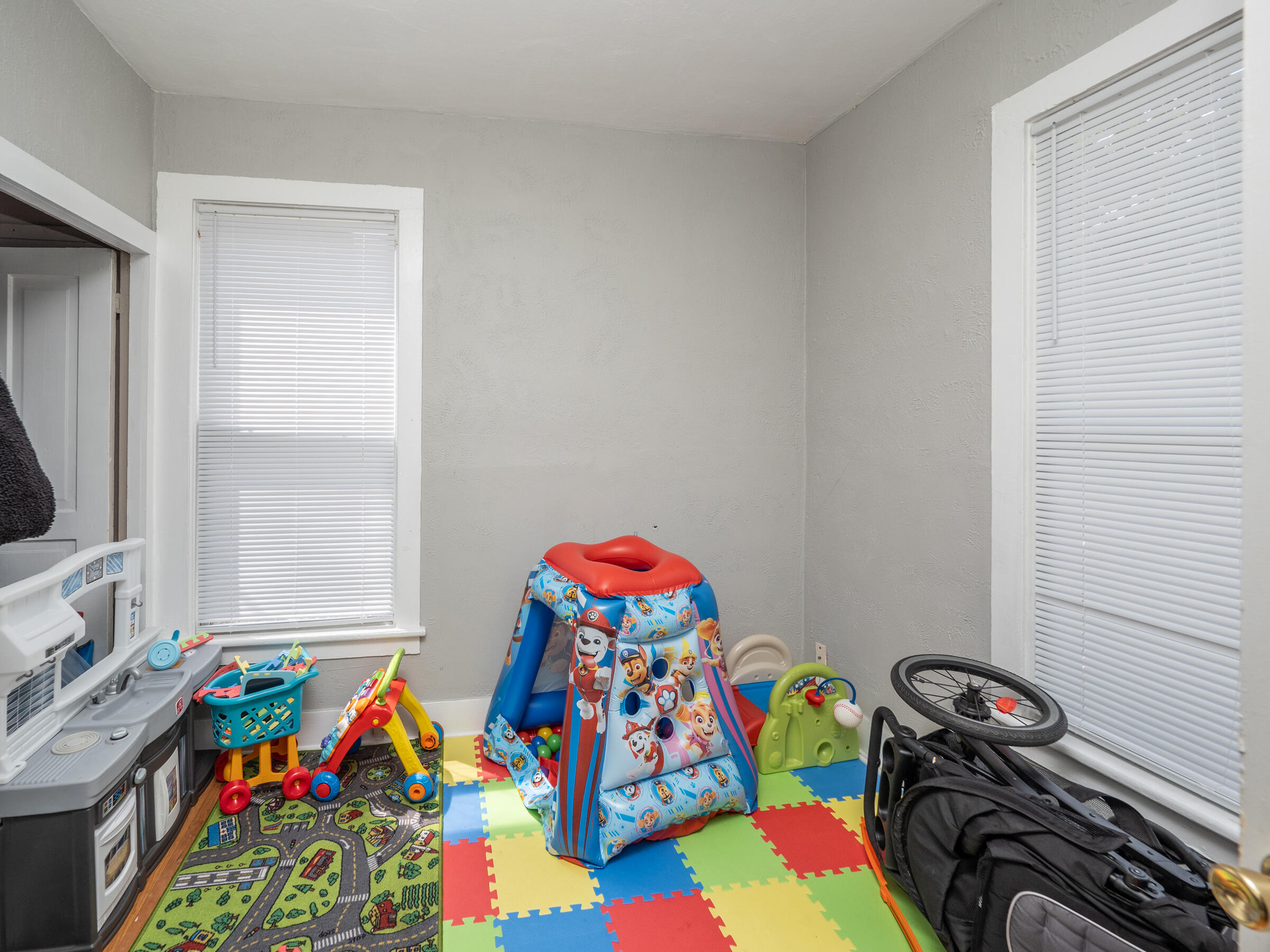 613-615 Davis Street