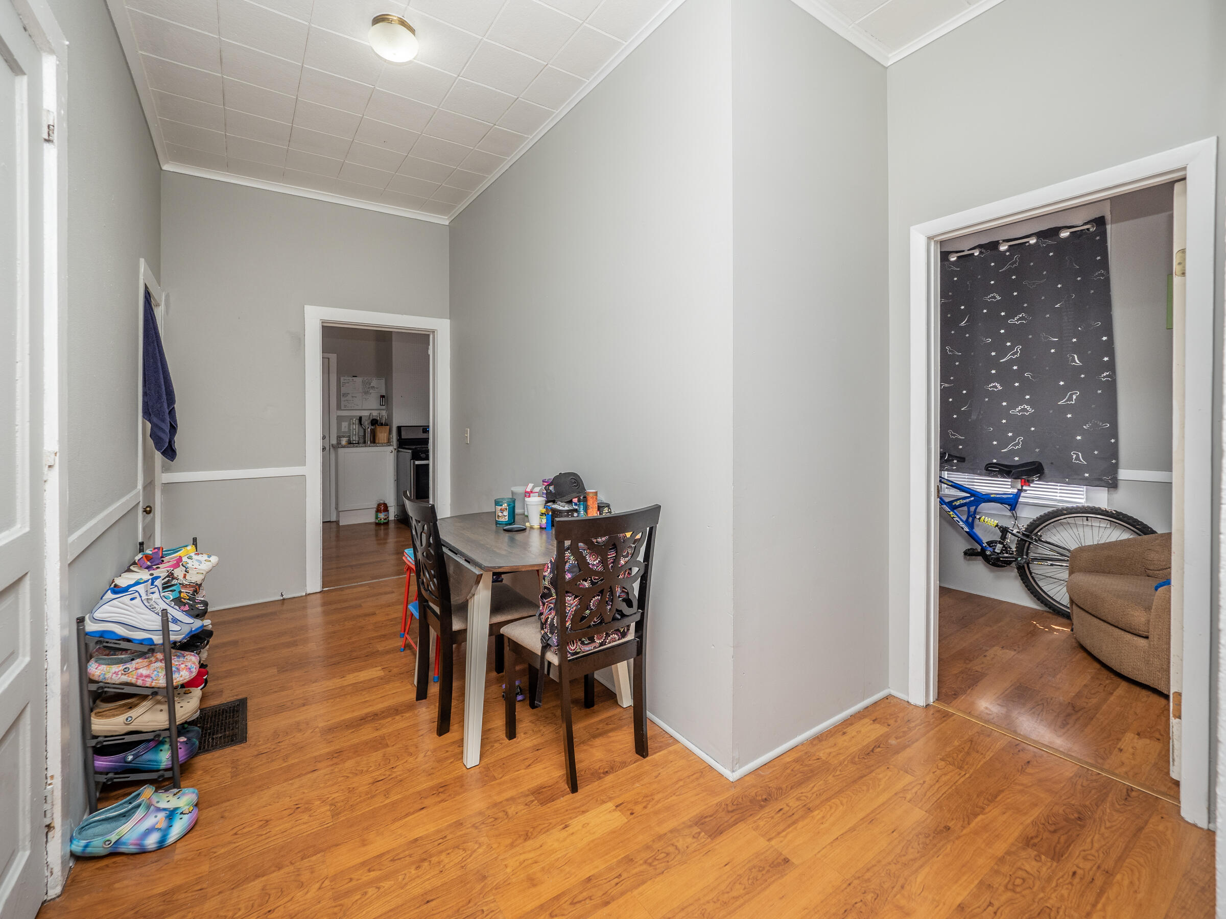 613-615 Davis Street