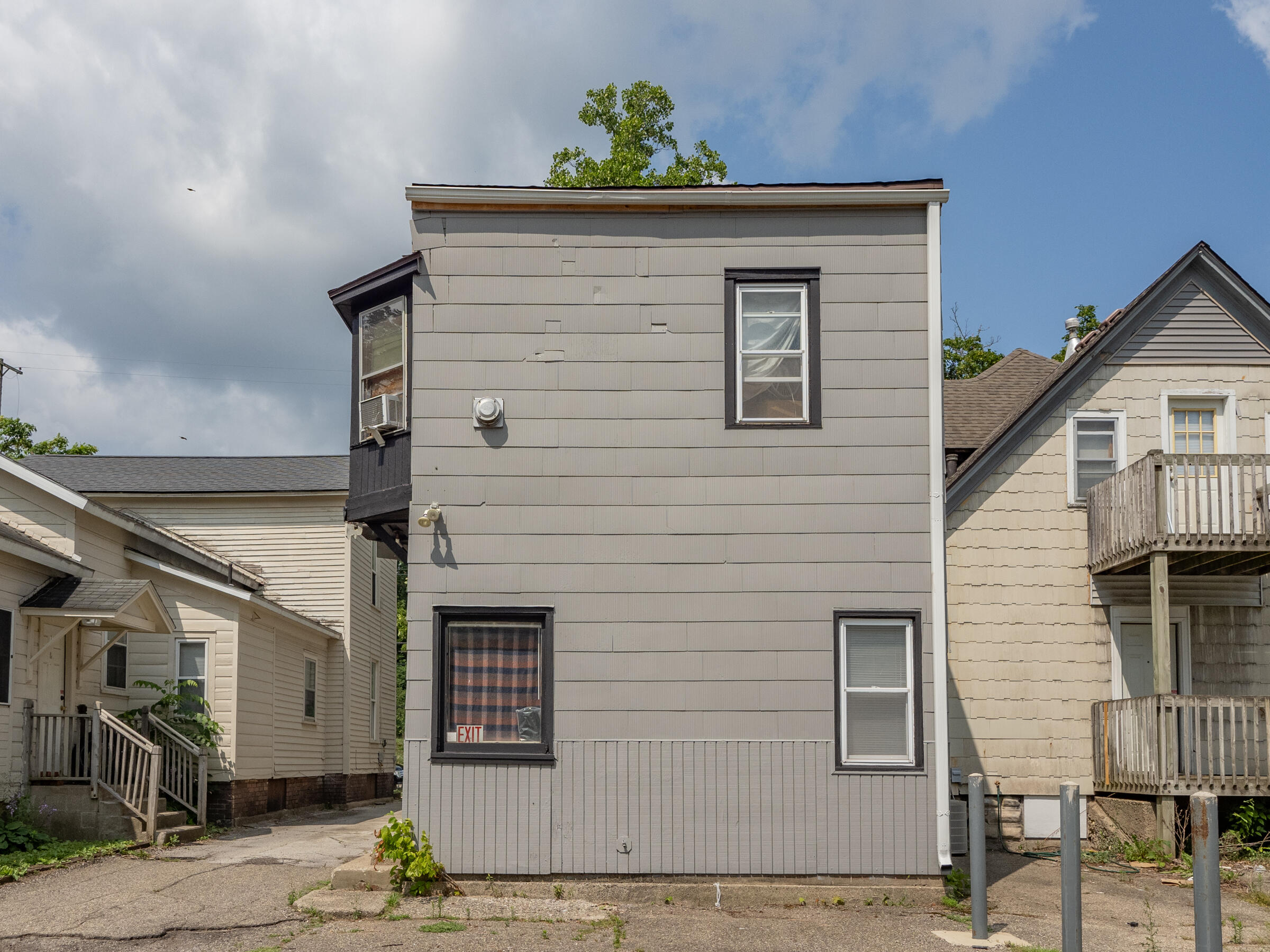 613-615 Davis Street