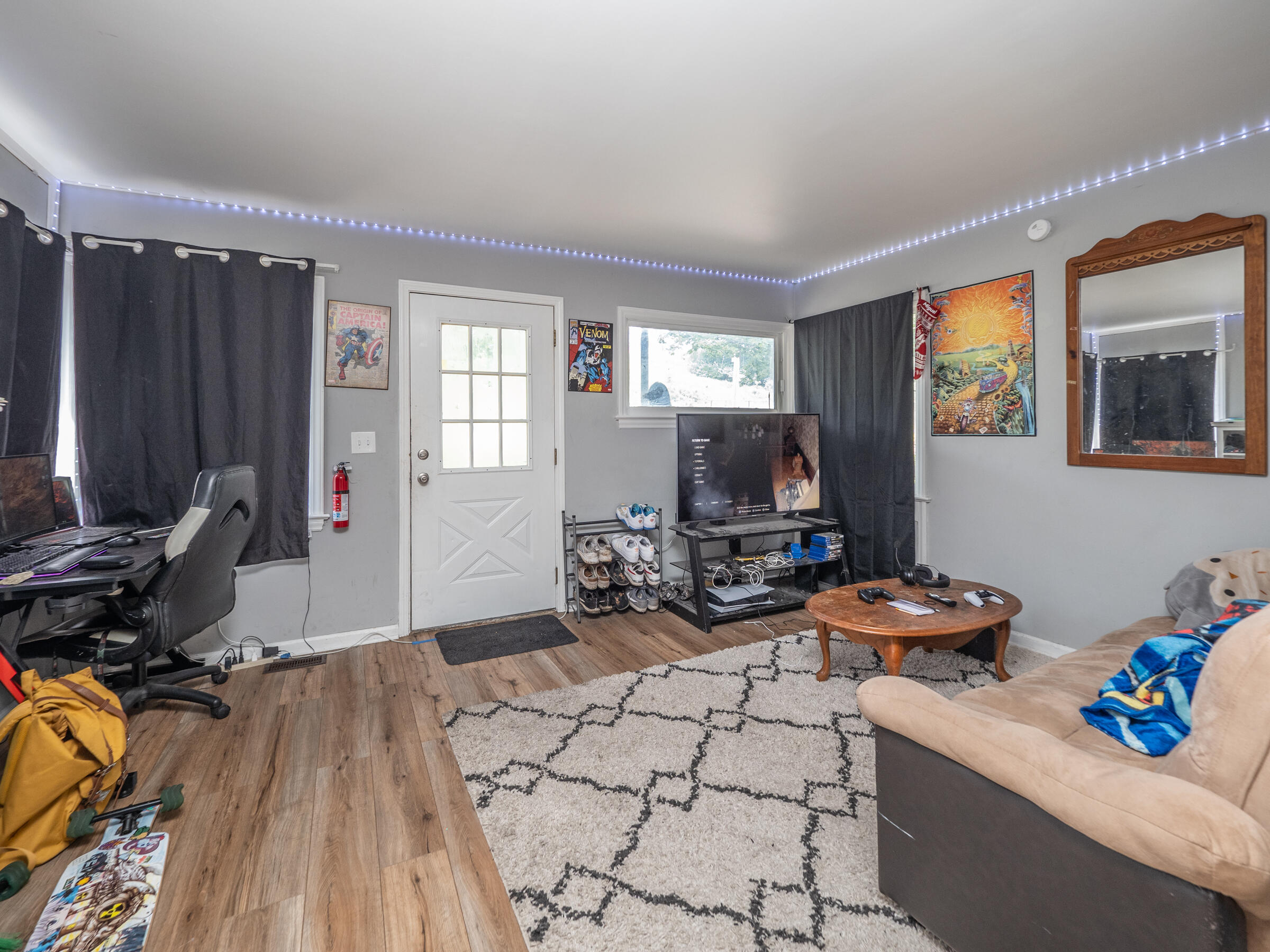 613-615 Davis Street