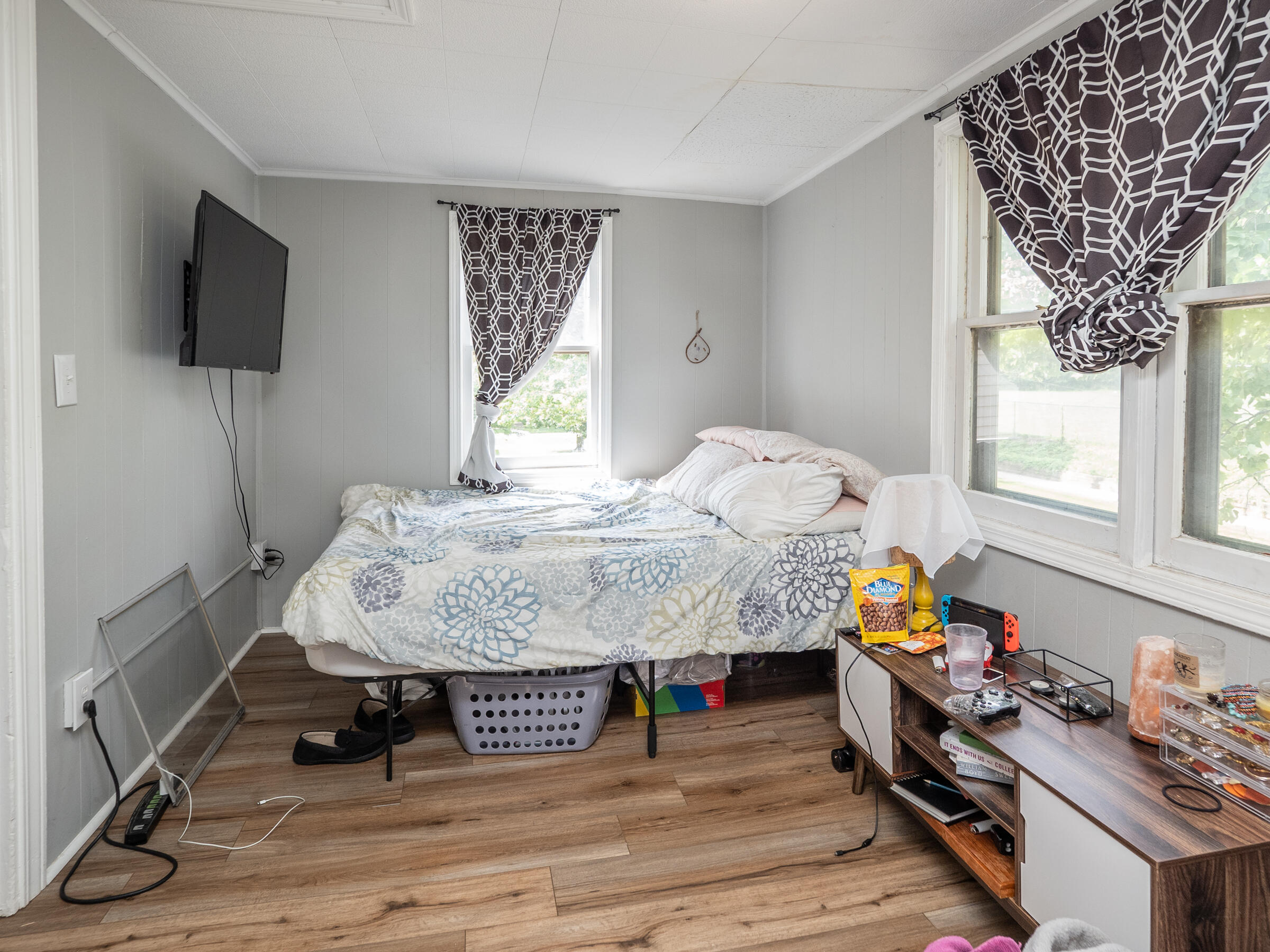 613-615 Davis Street