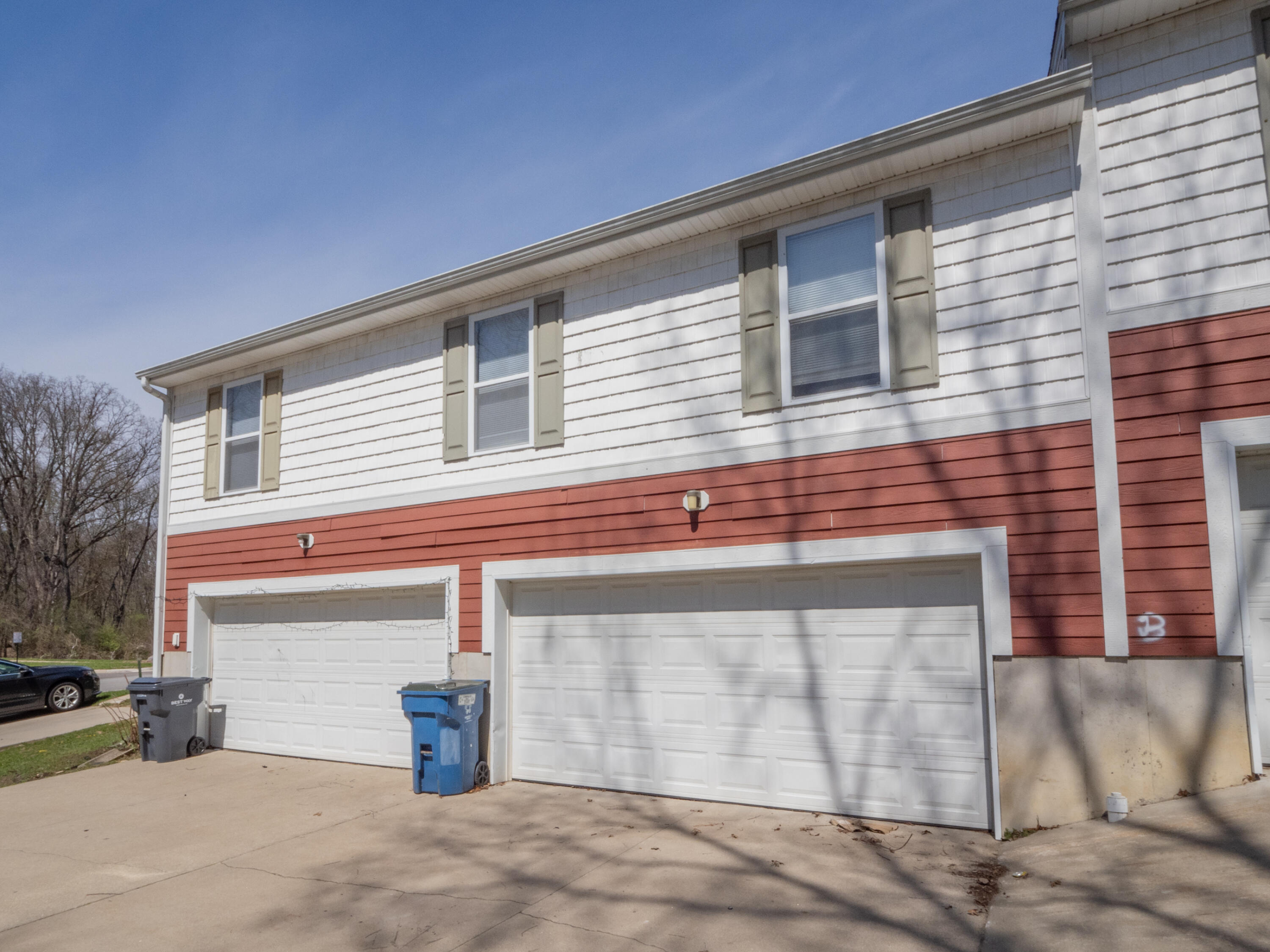 1327-1329 Fraternity Village Drive