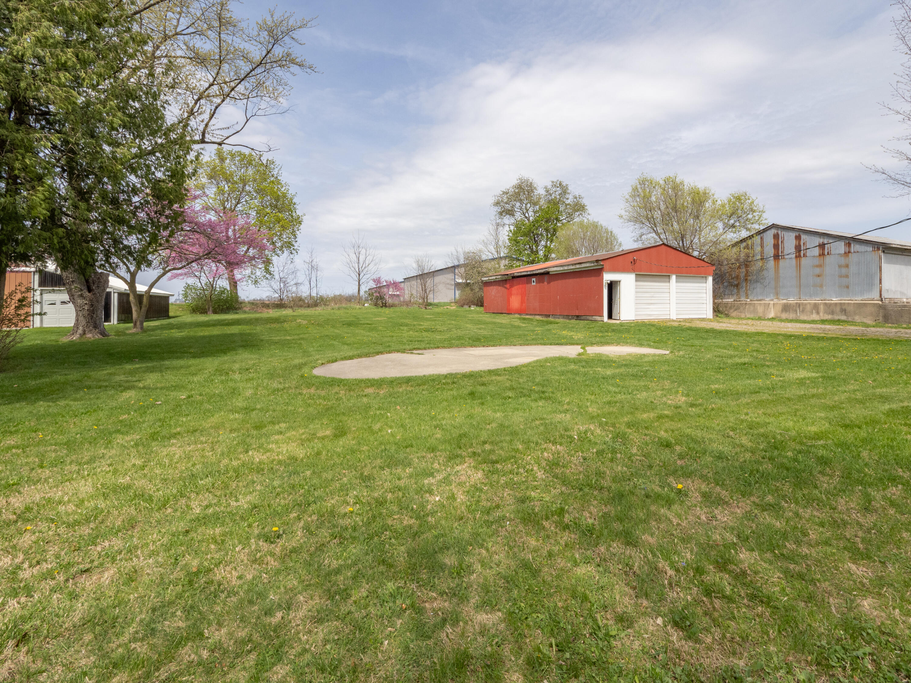 923 E Allegan Street