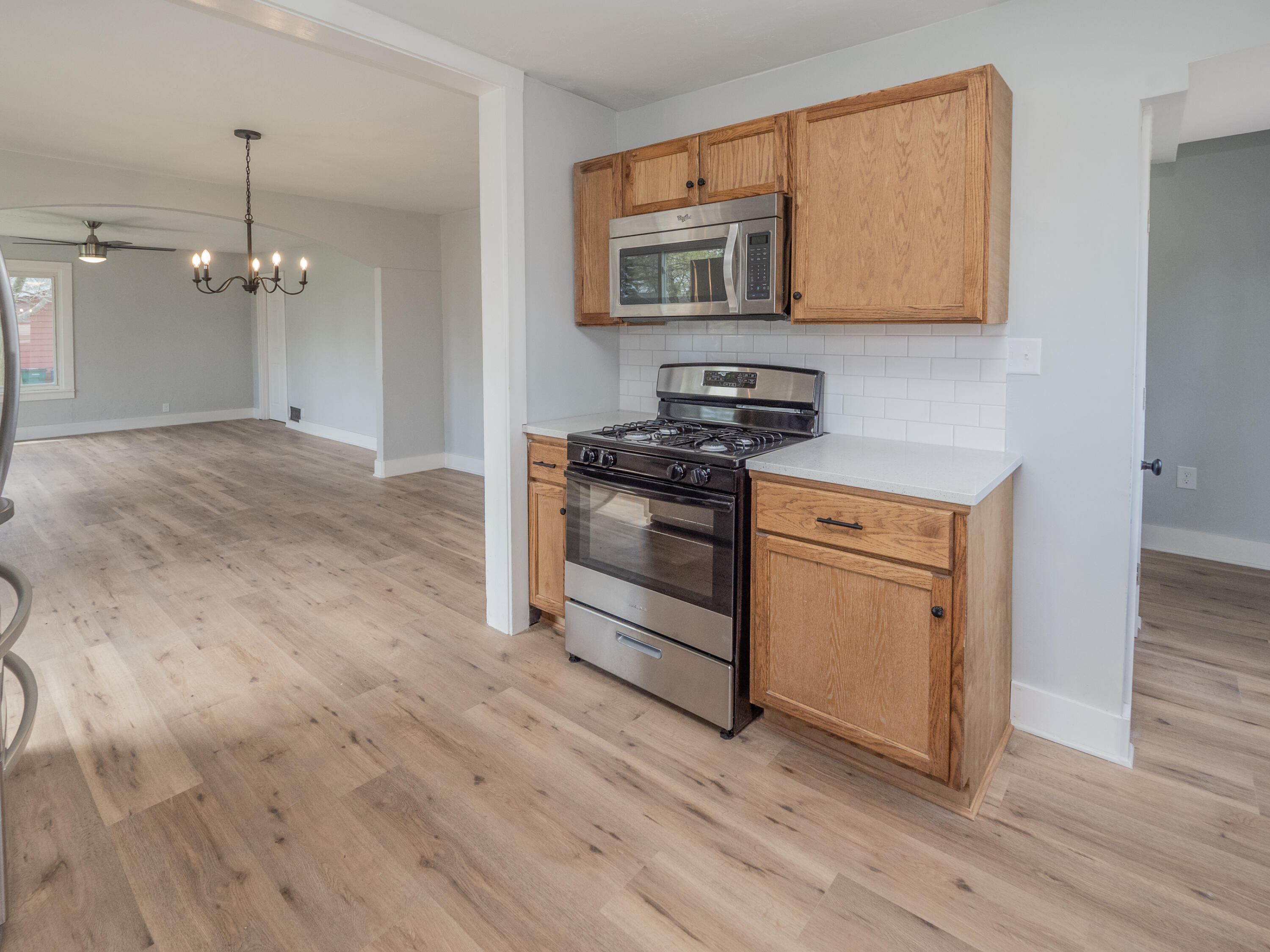 923 E Allegan Street