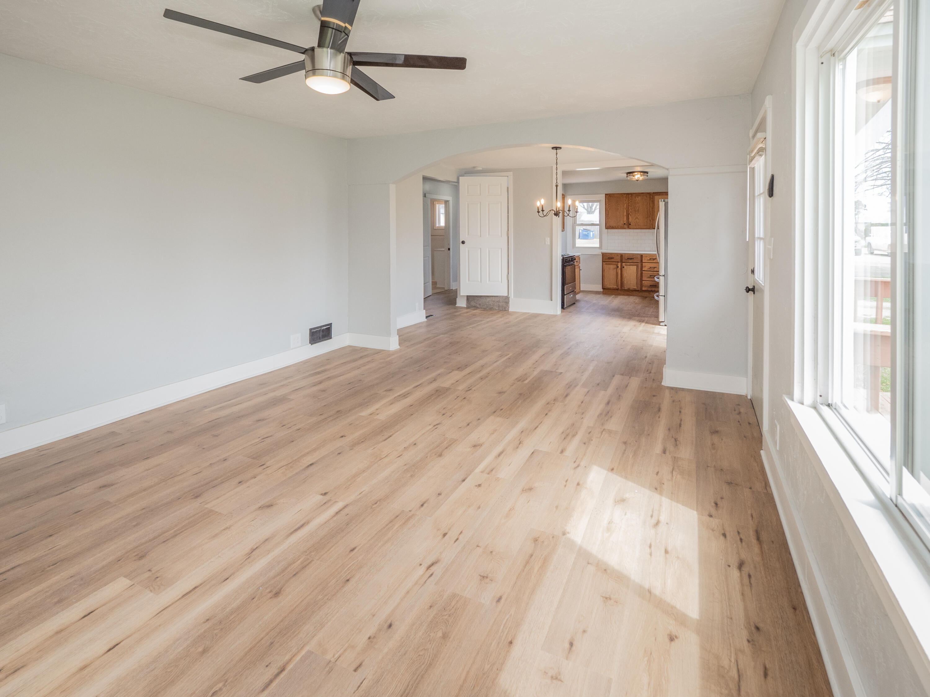 923 E Allegan Street