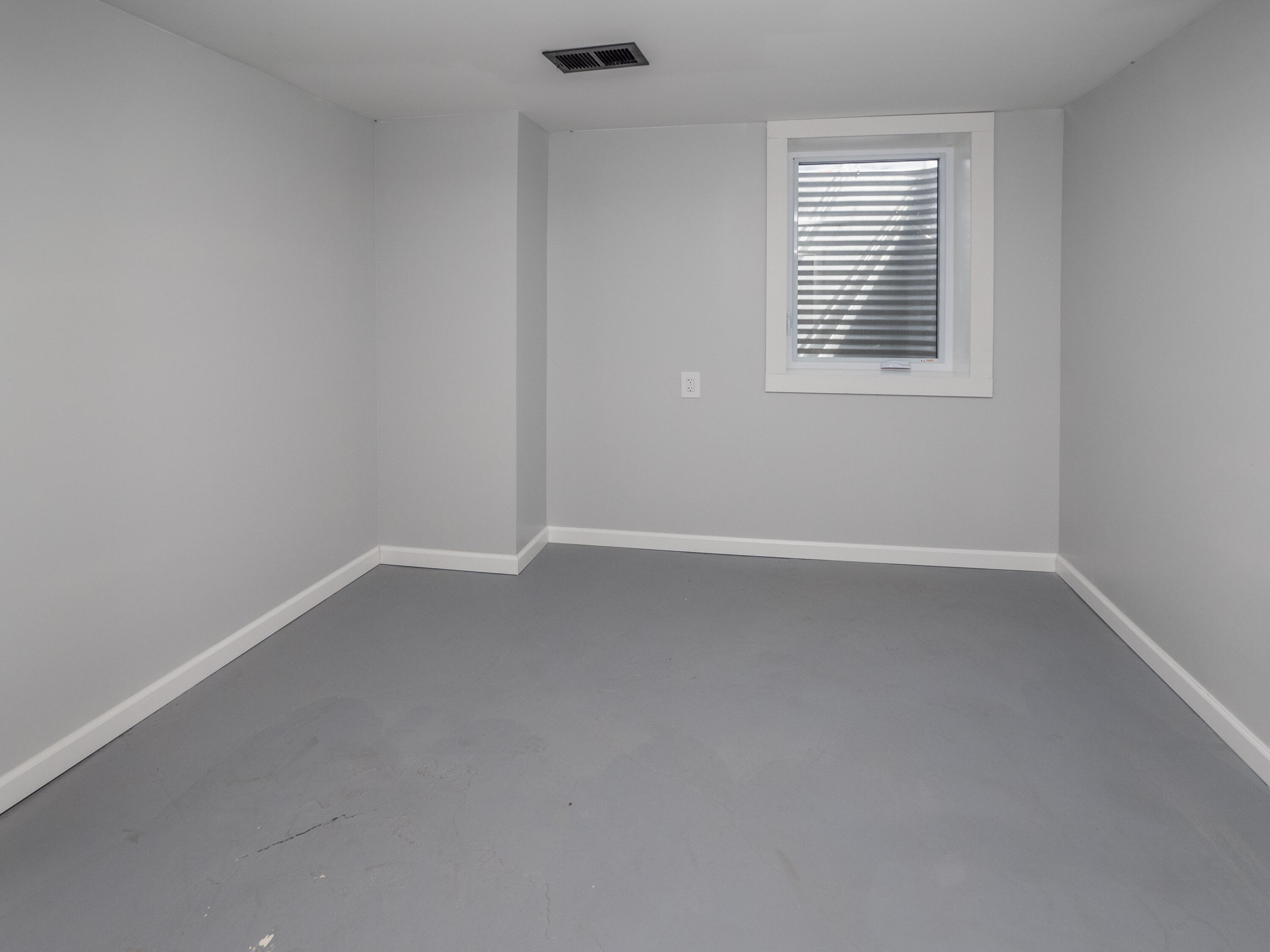 923 E Allegan Street