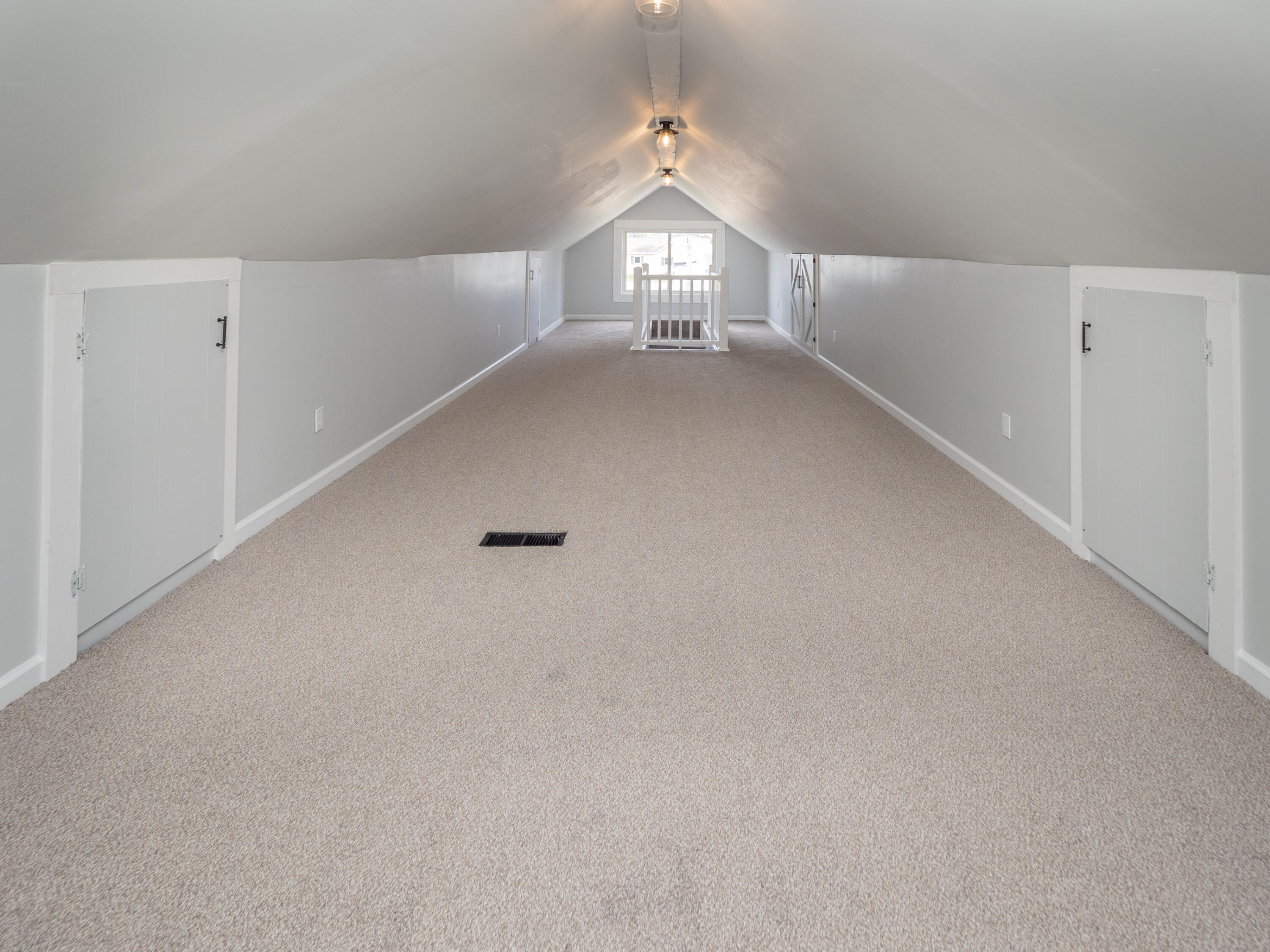 923 E Allegan Street