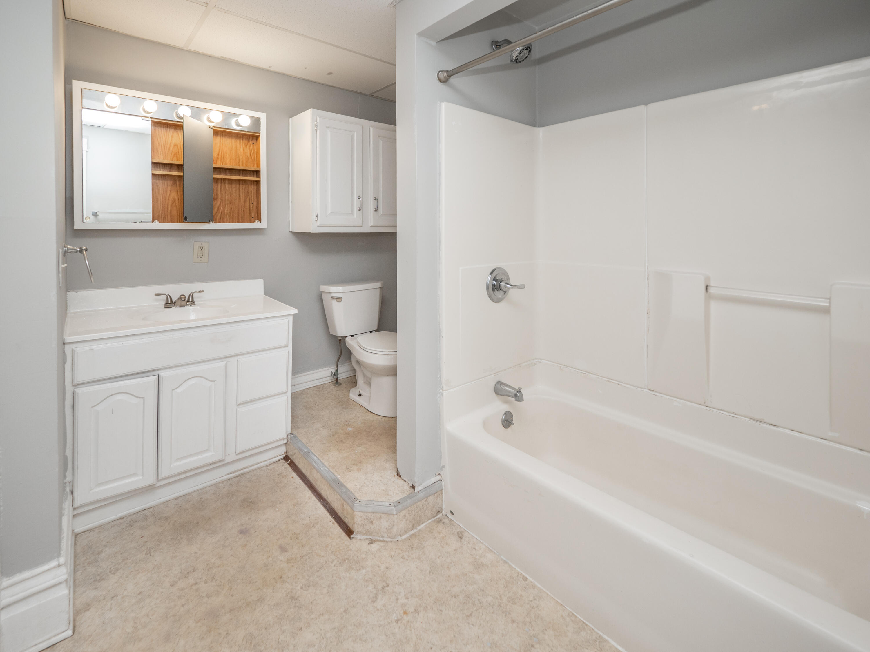 734 McCourtie Street