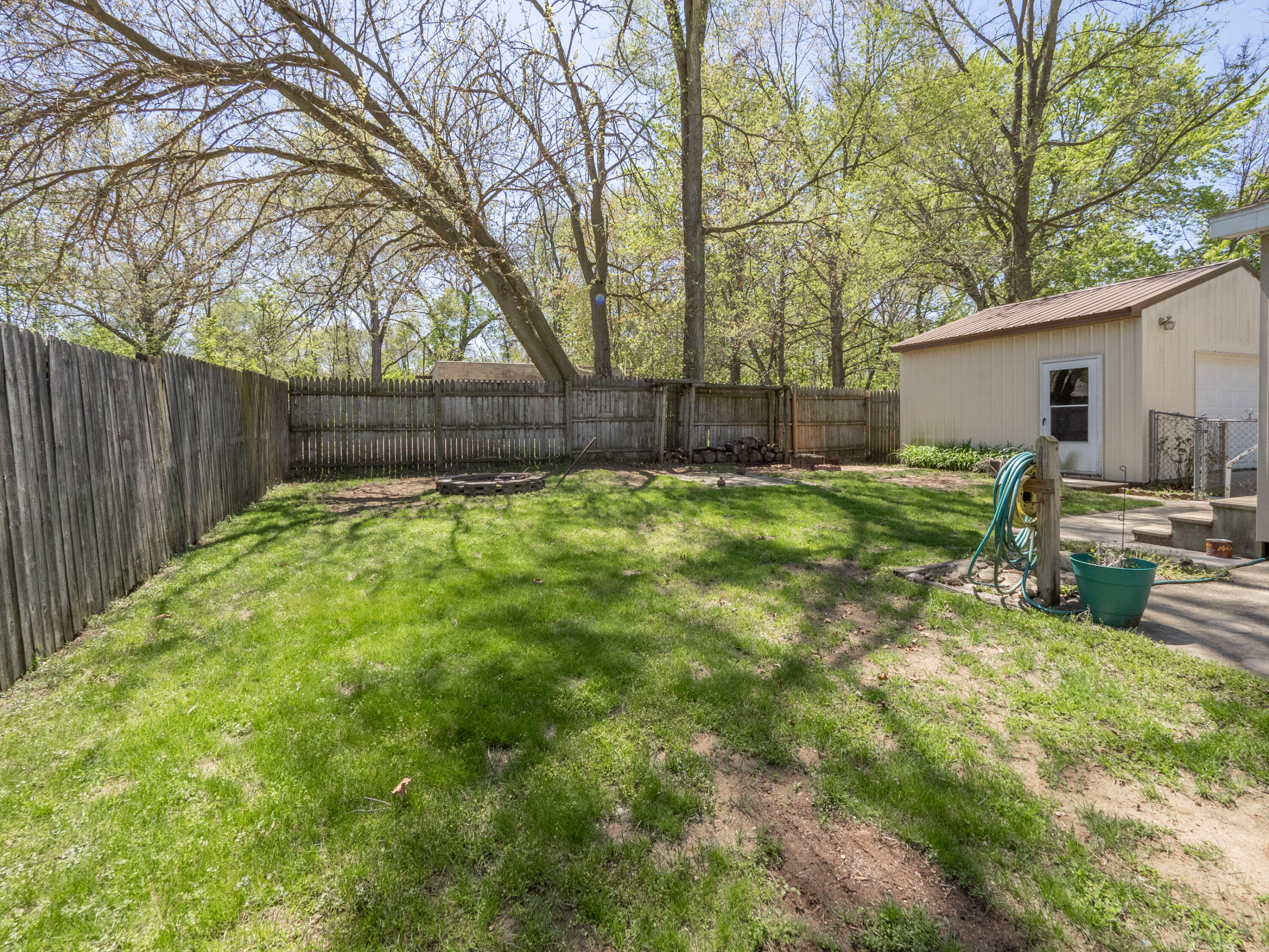 415 W Plainwell Street