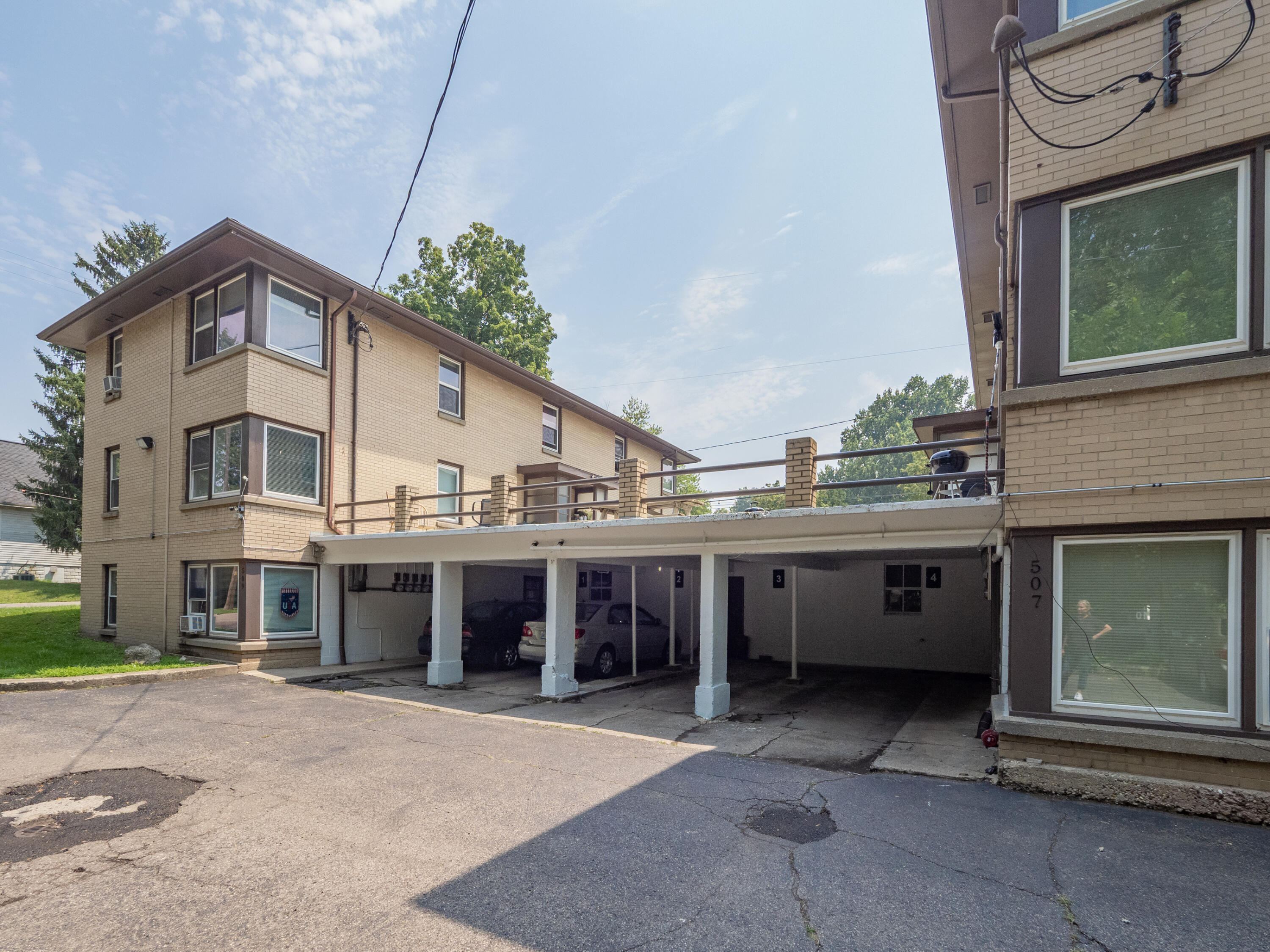 503 N Riverview Drive