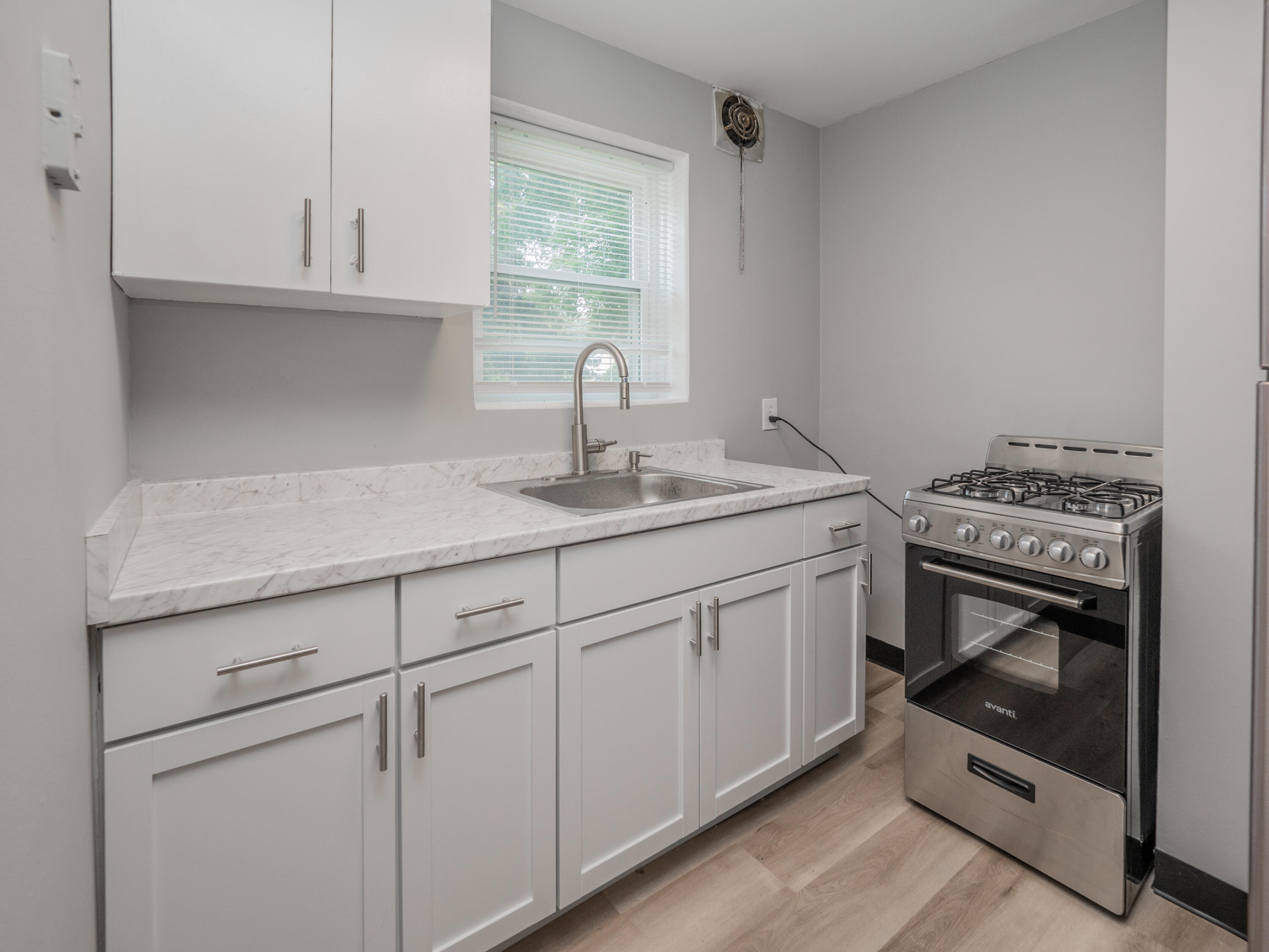 503 N Riverview Drive