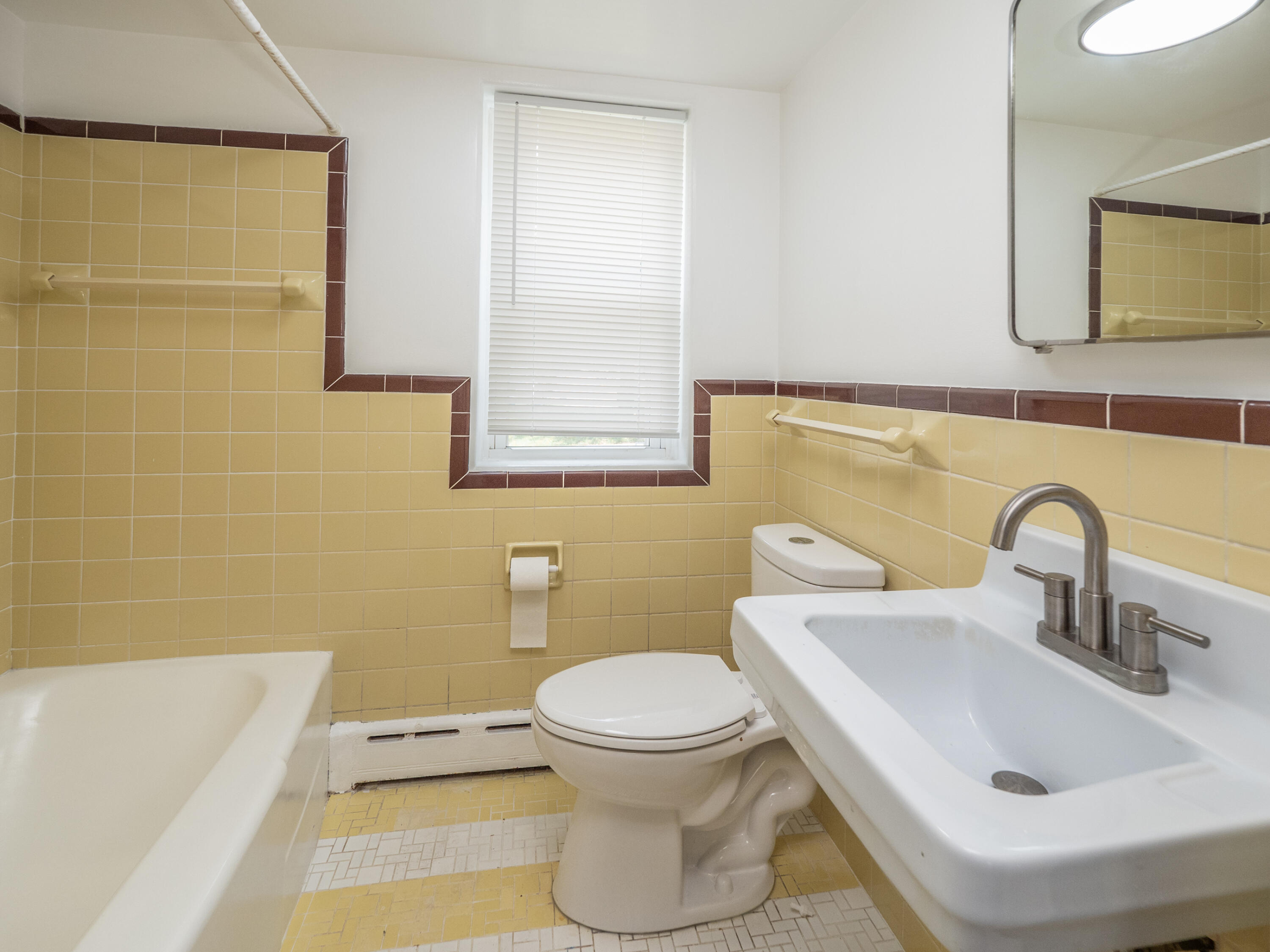 503 N Riverview Drive