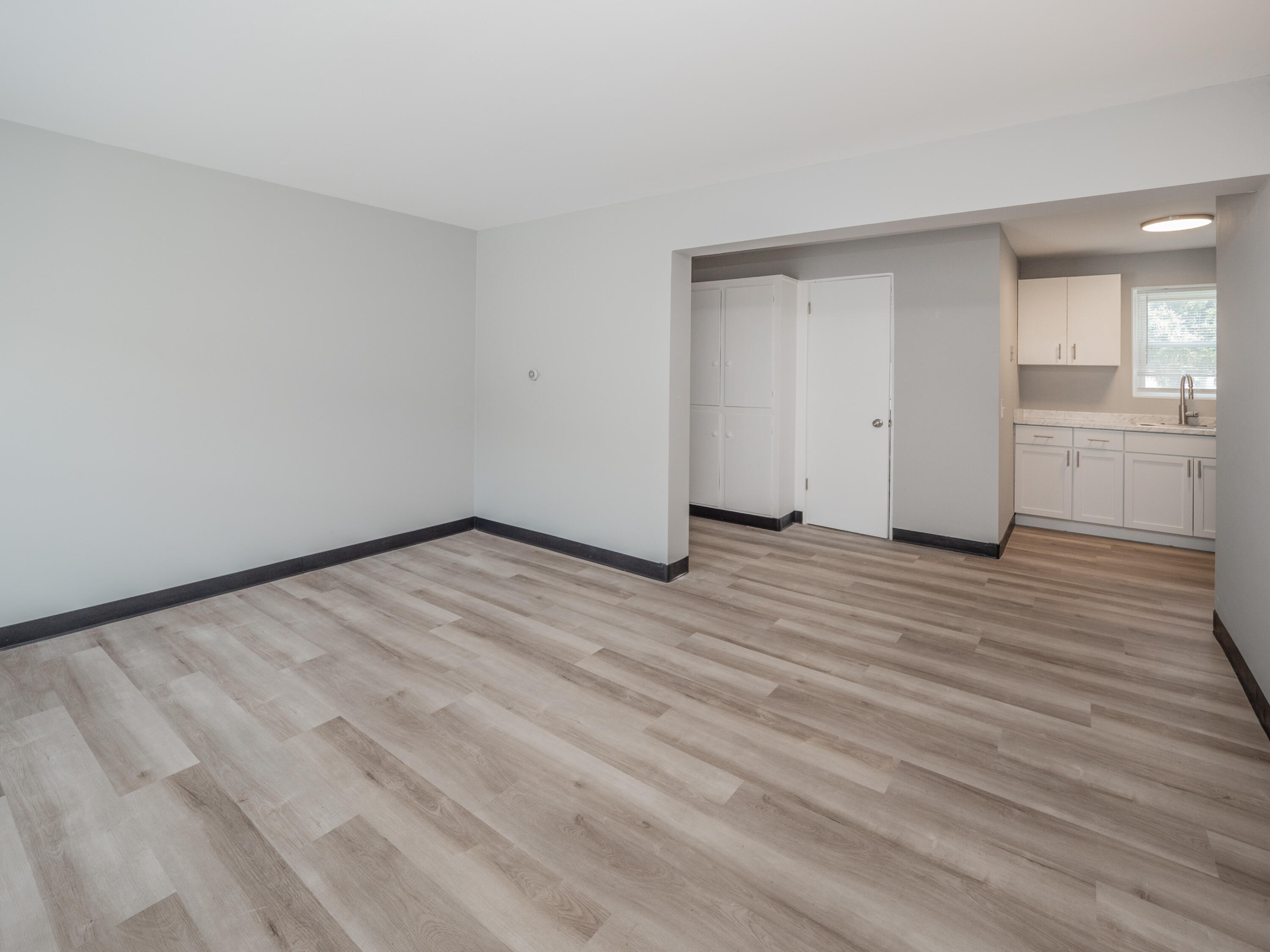 503 N Riverview Drive