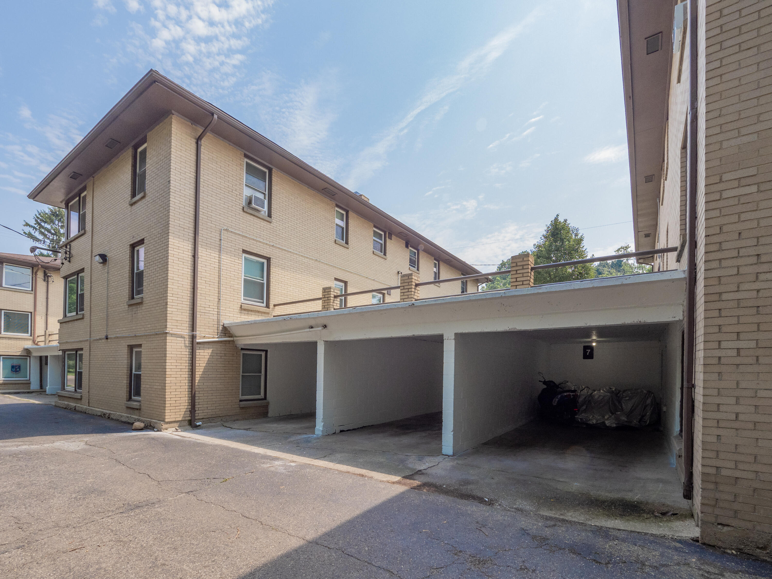 503 N Riverview Drive