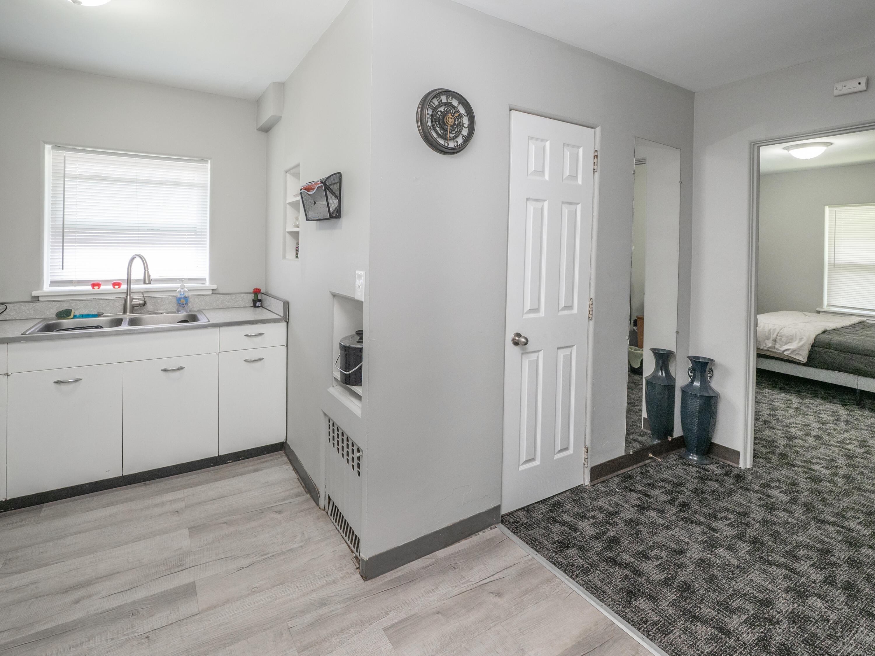 503 N Riverview Drive