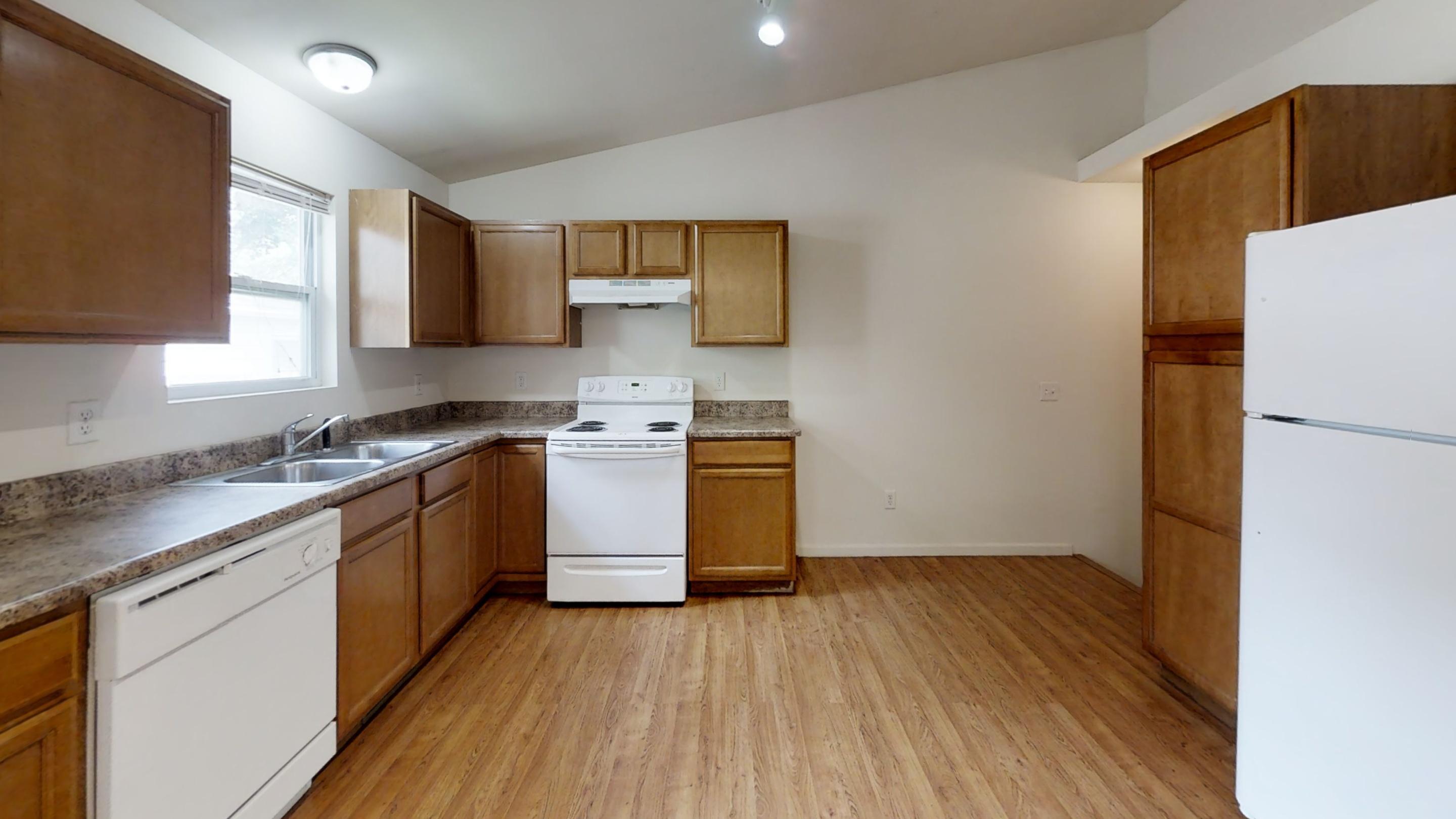 1402-1408 Sutherland Avenue