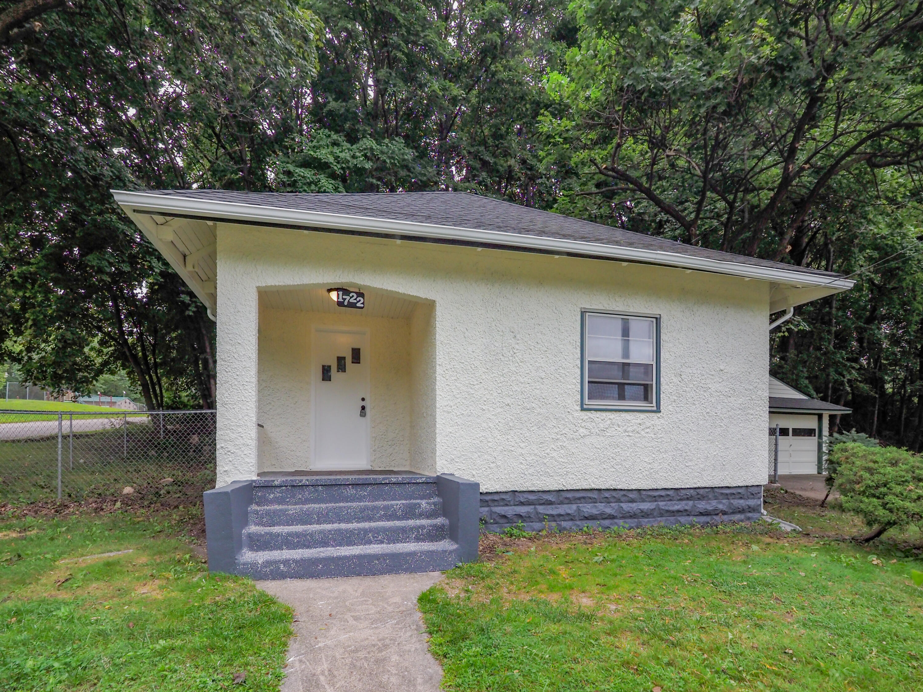 1722 Humphrey Street