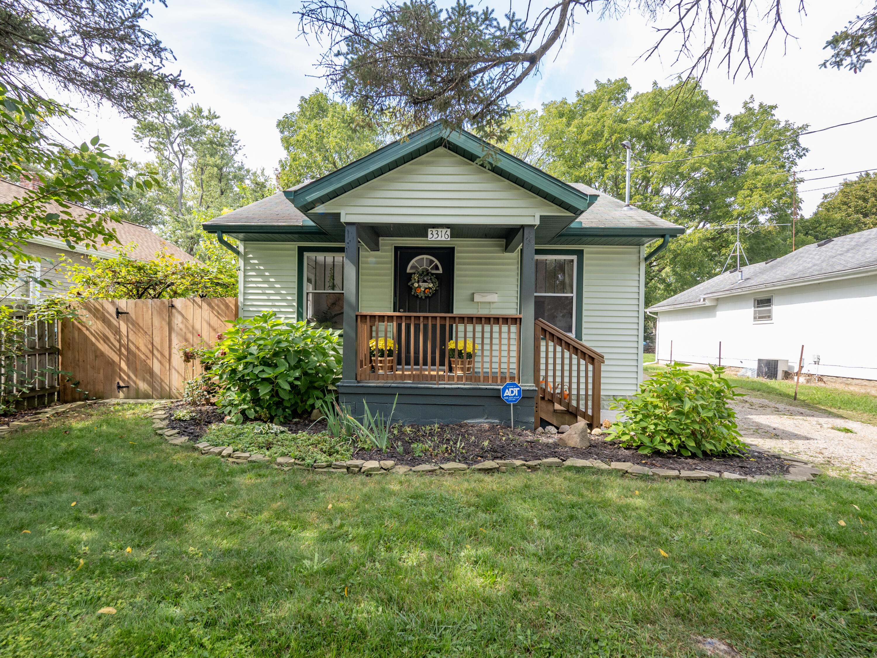 3316 Lowden Street