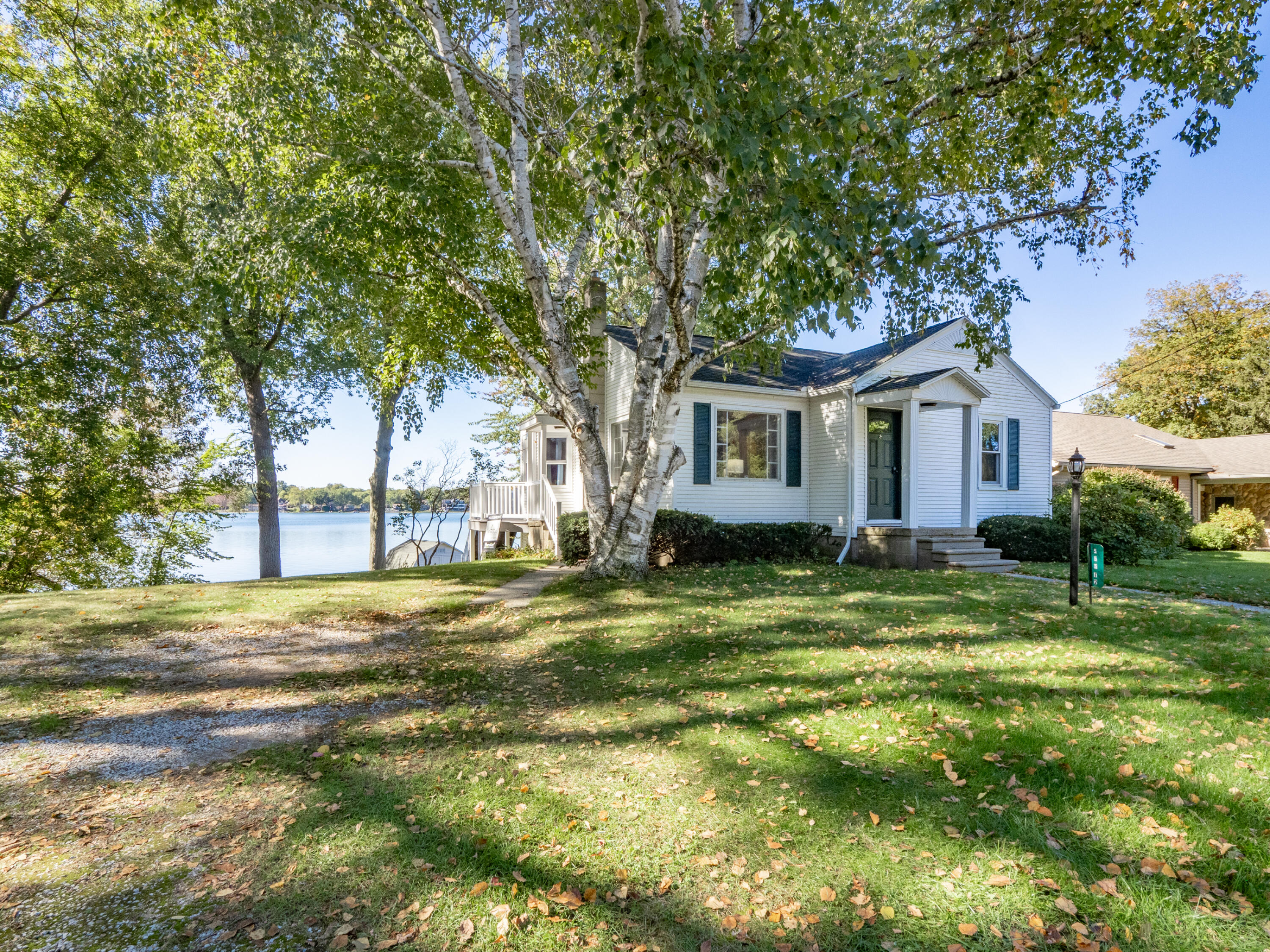 55572 N Fisher Lake Road