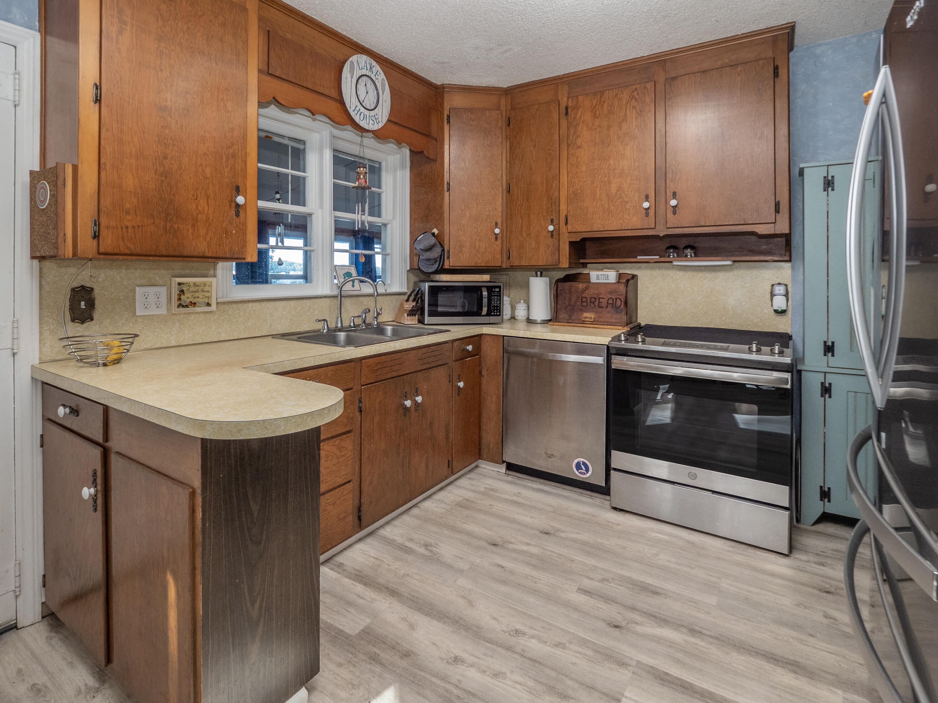 55572 N Fisher Lake Road