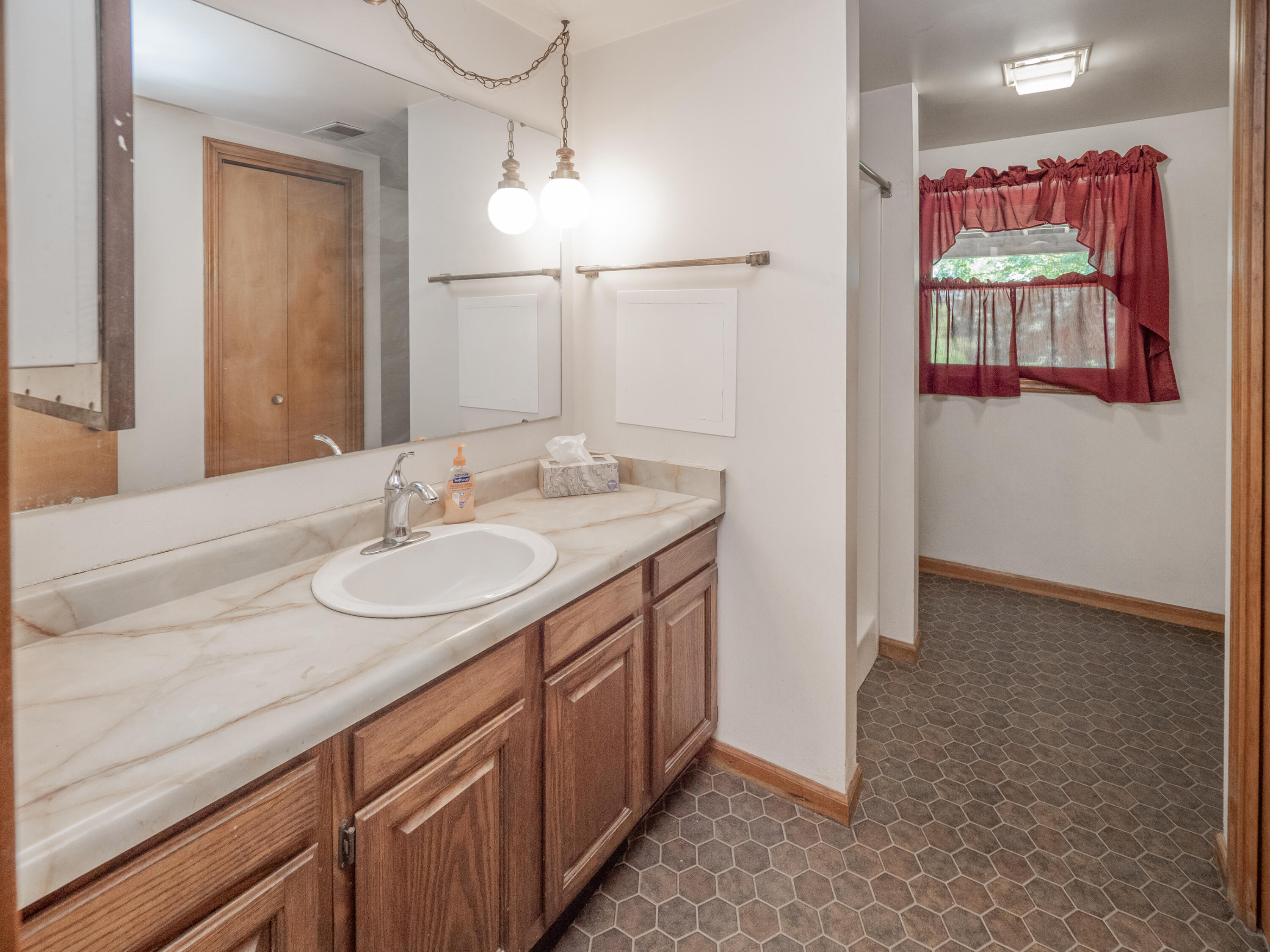 48316 County Road 384