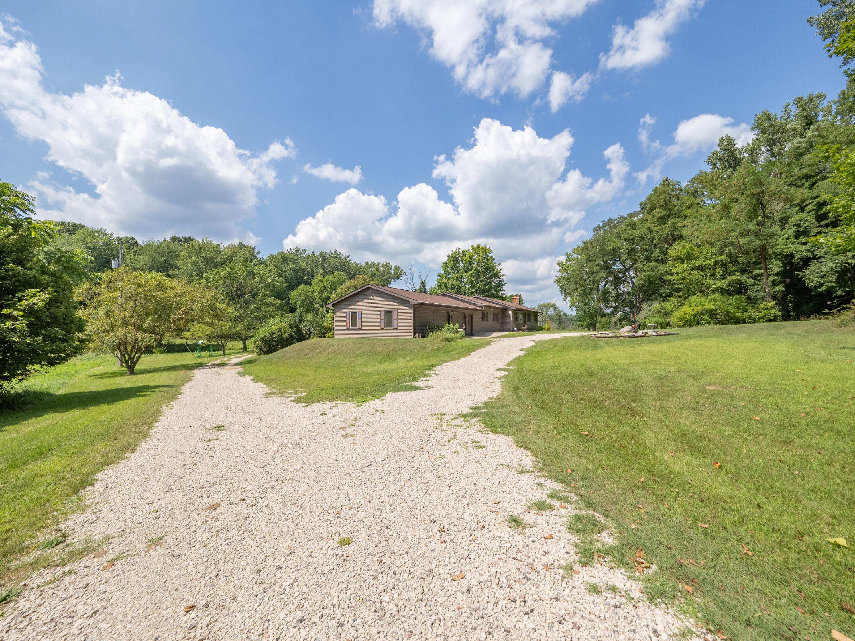 48316 County Road 384