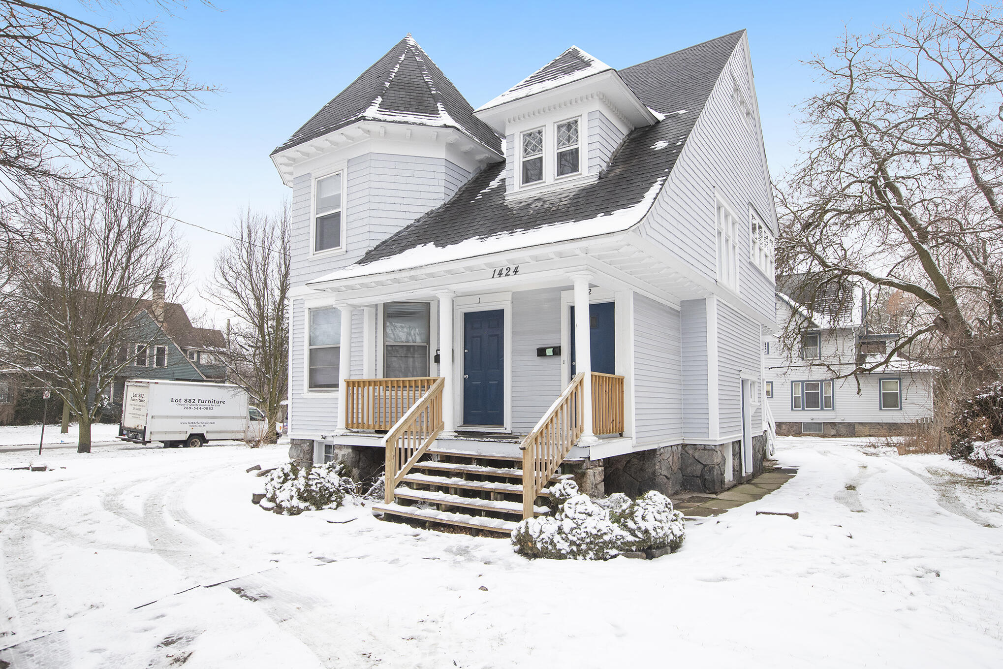 1424 Portage Street