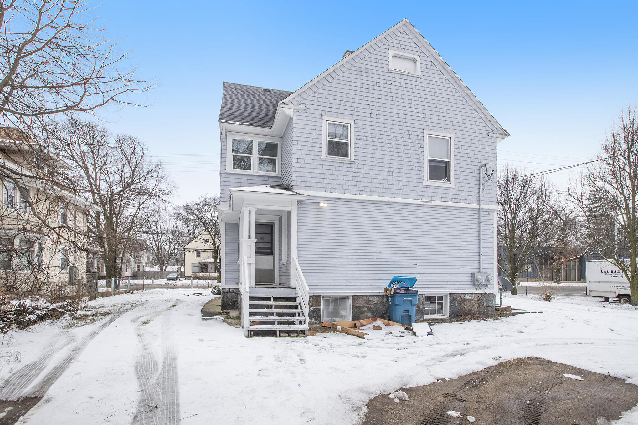 1424 Portage Street