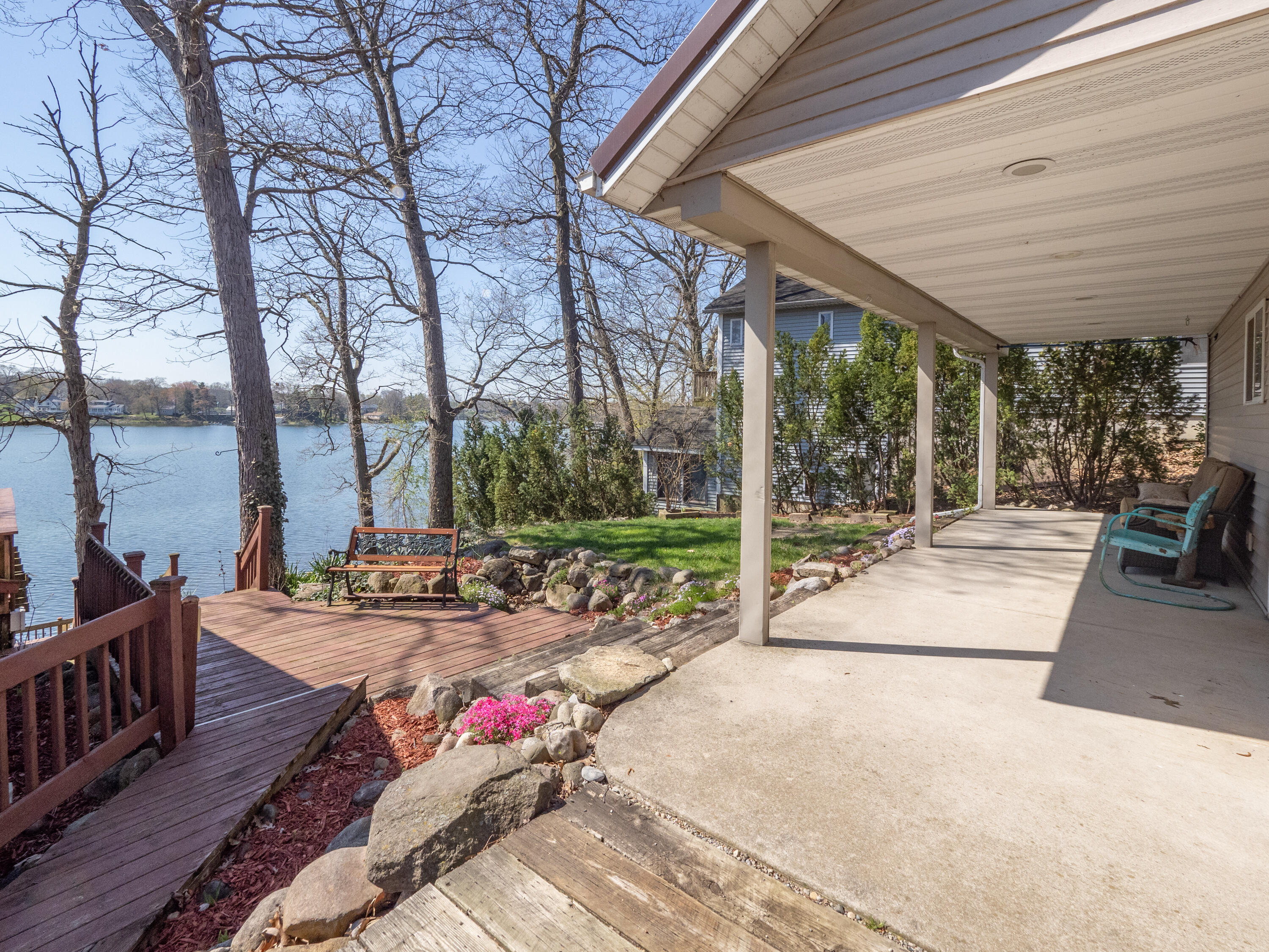 11915 Lakeway Street