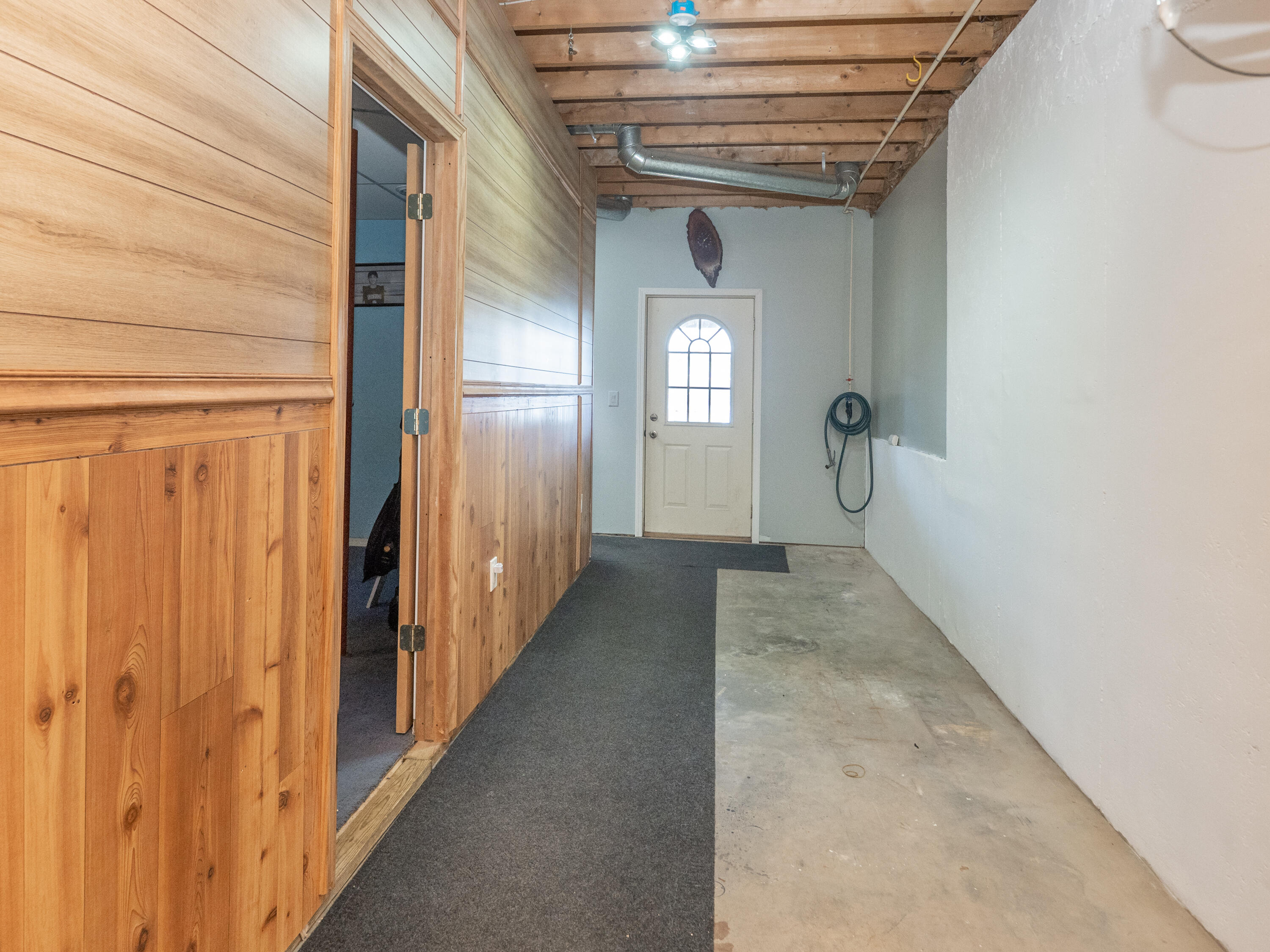 11915 Lakeway Street