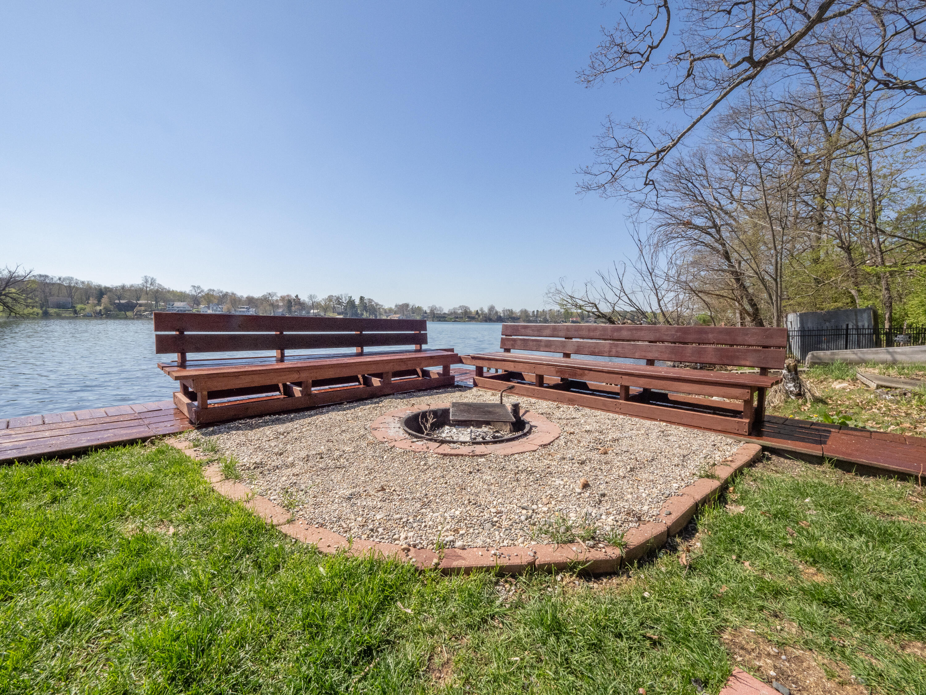 11915 Lakeway Street