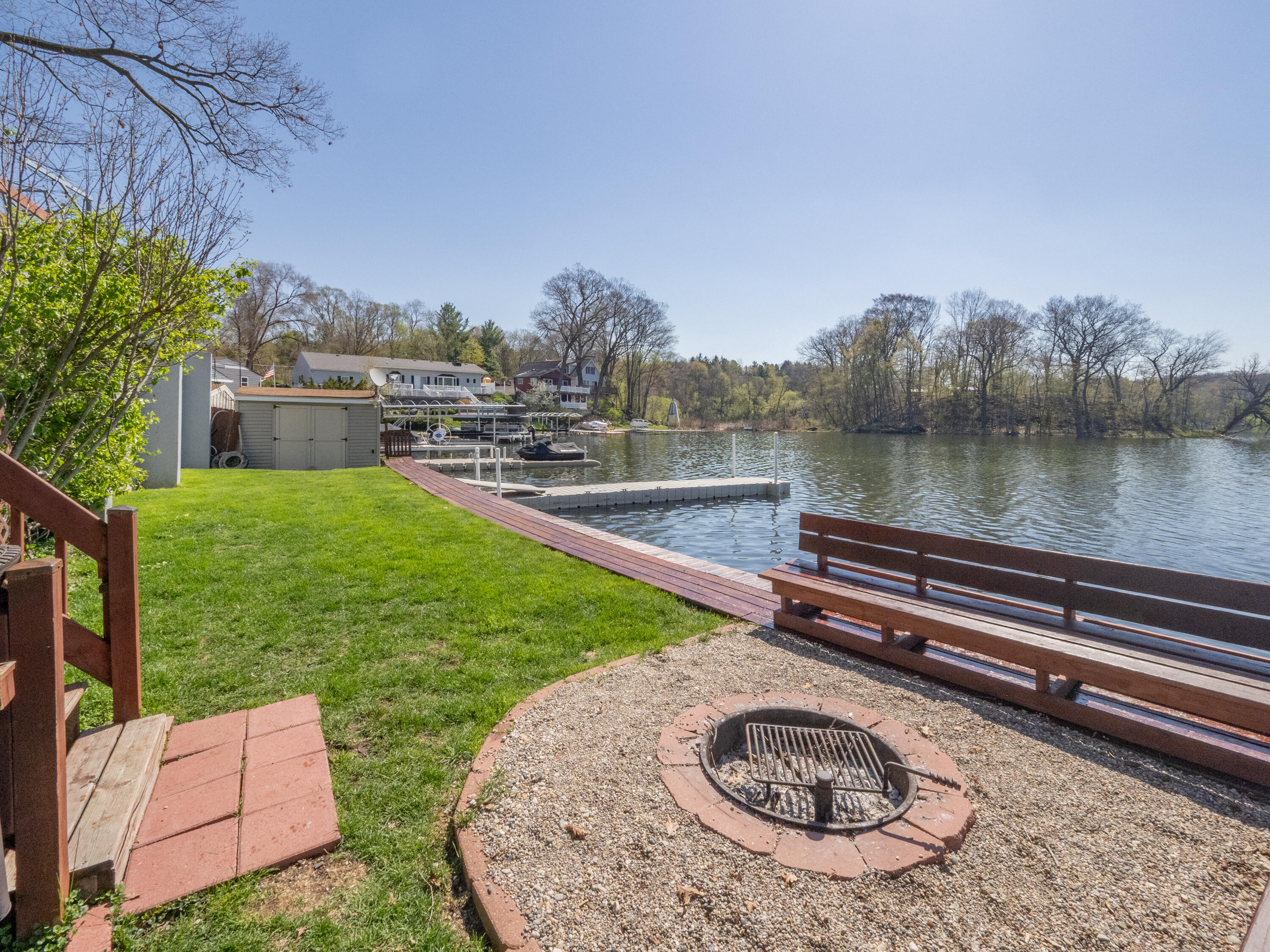 11915 Lakeway Street