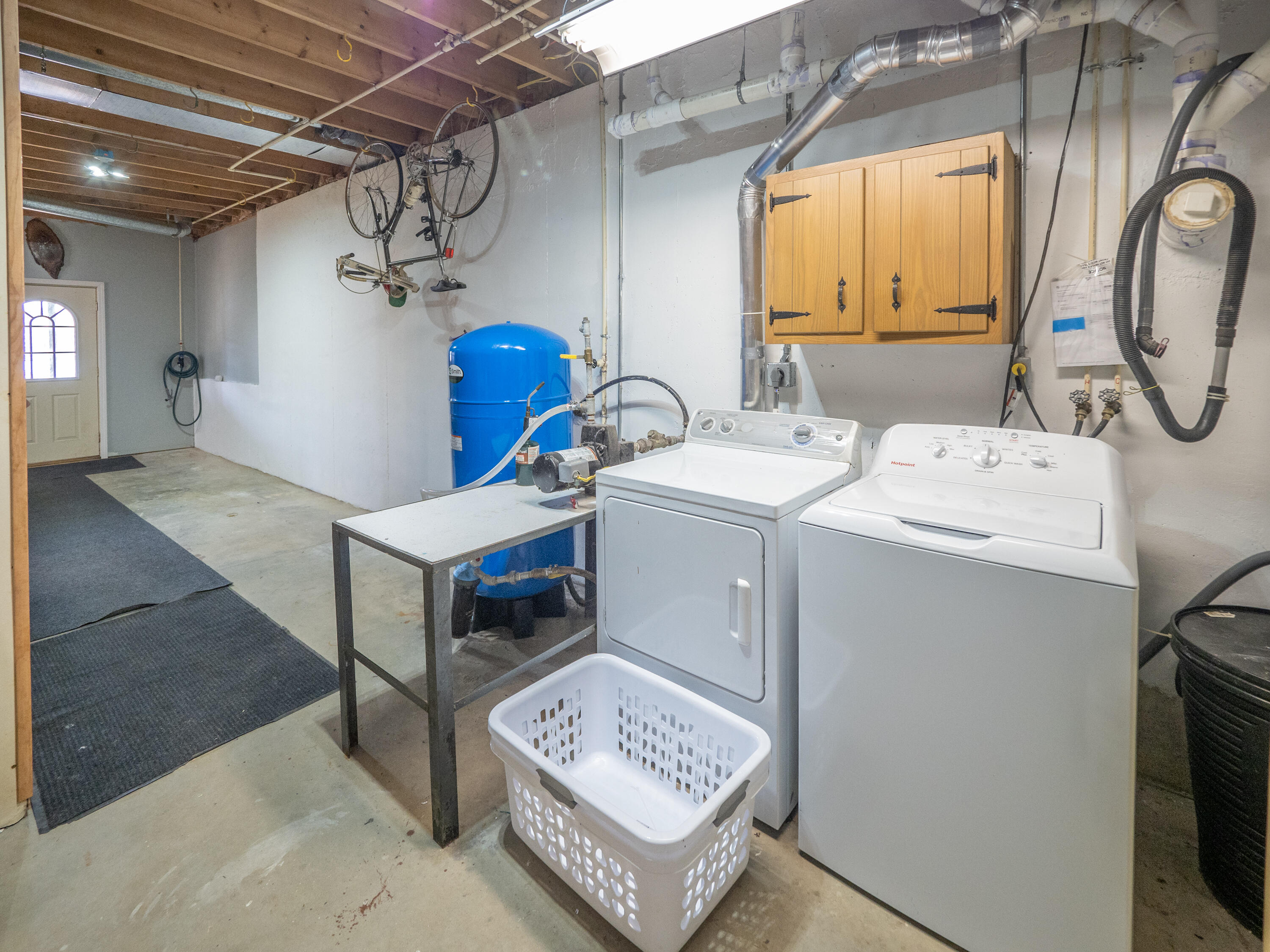 11915 Lakeway Street