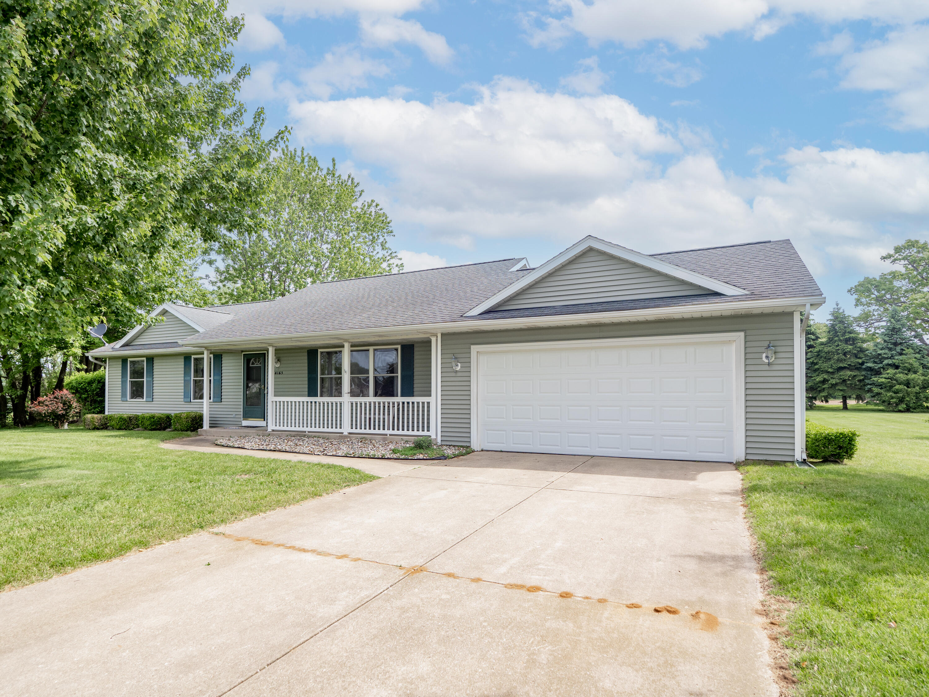 54163 Ridgeview Circle