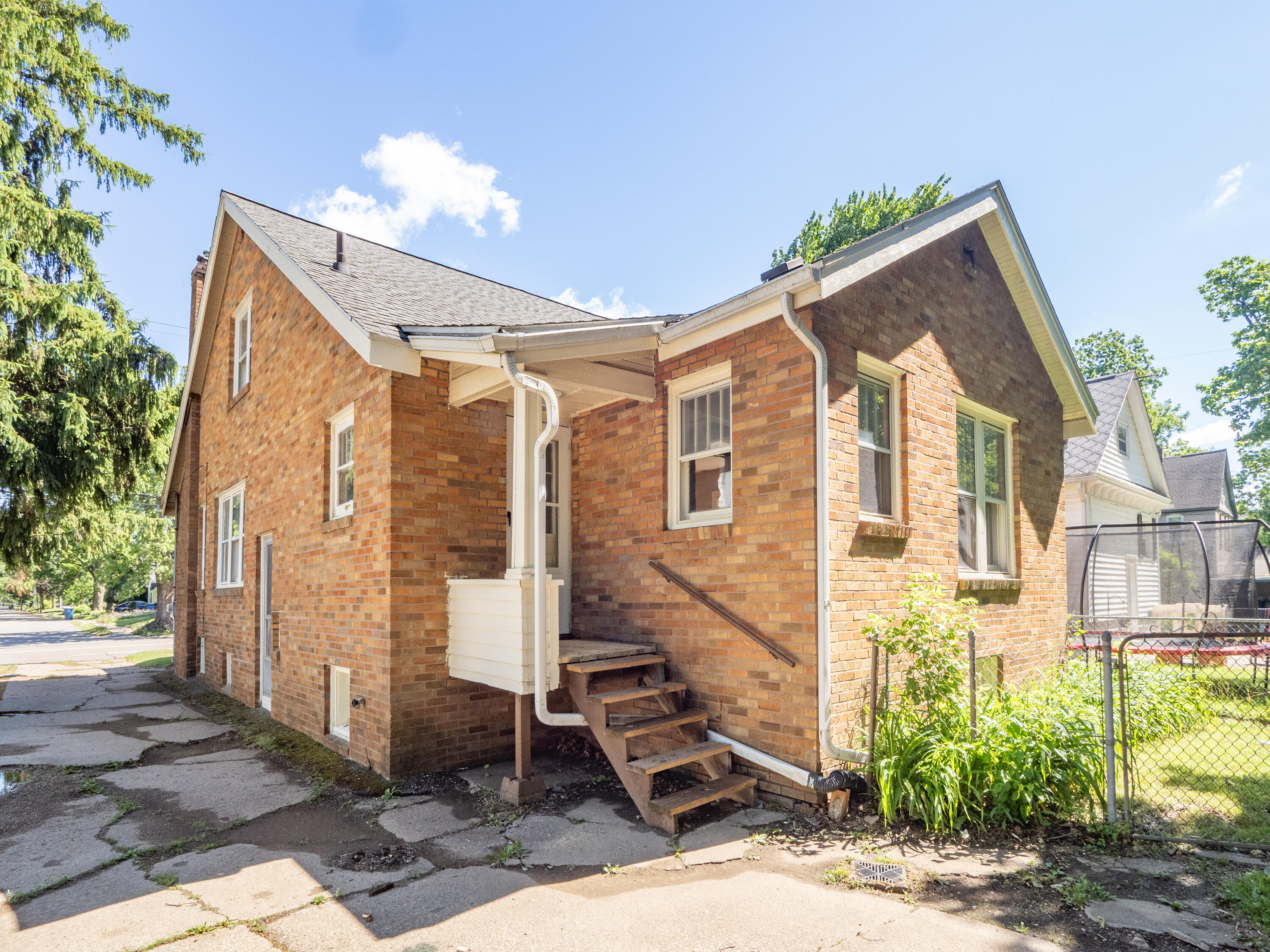 2127 W Main Street
