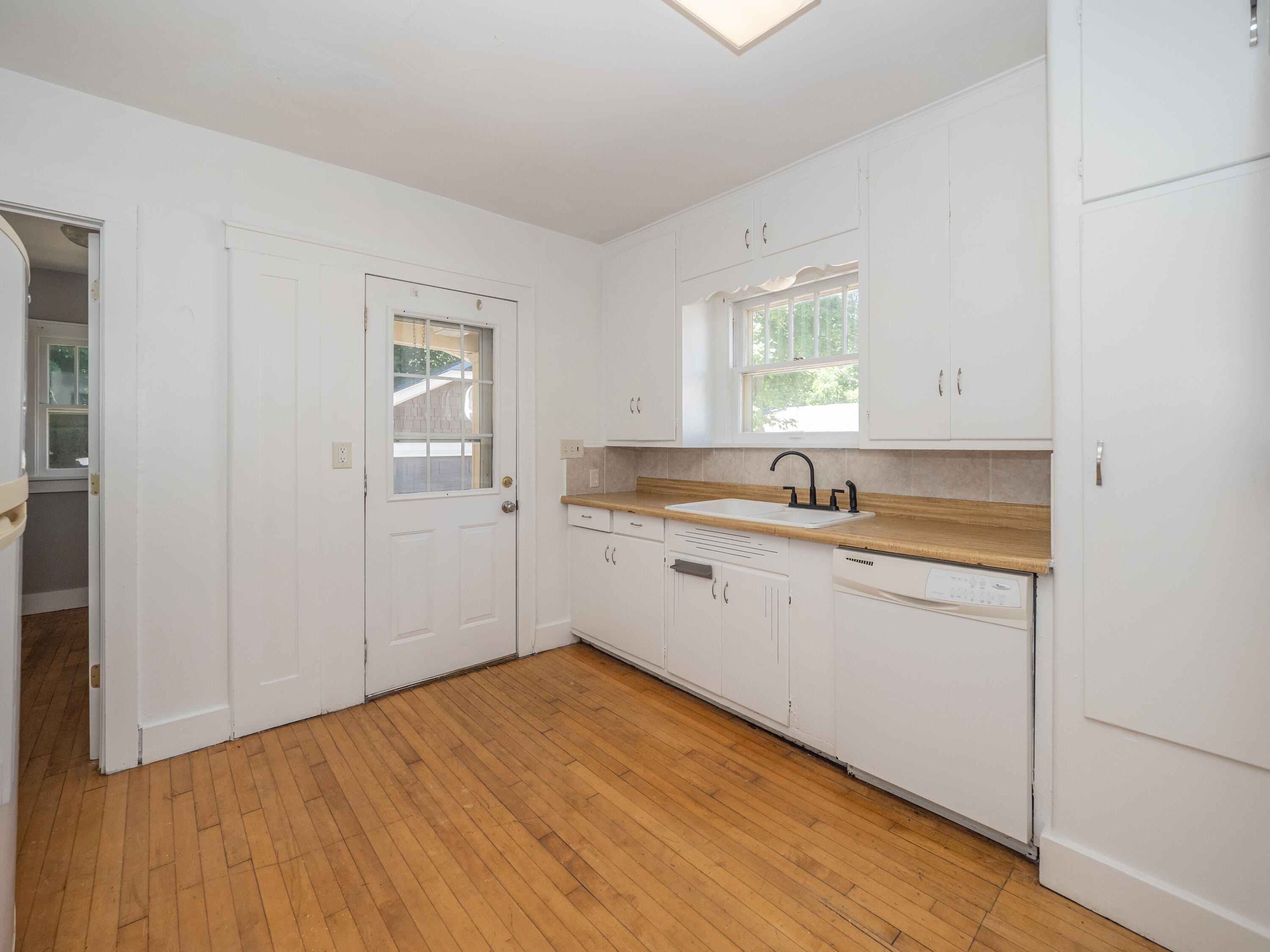 2127 W Main Street