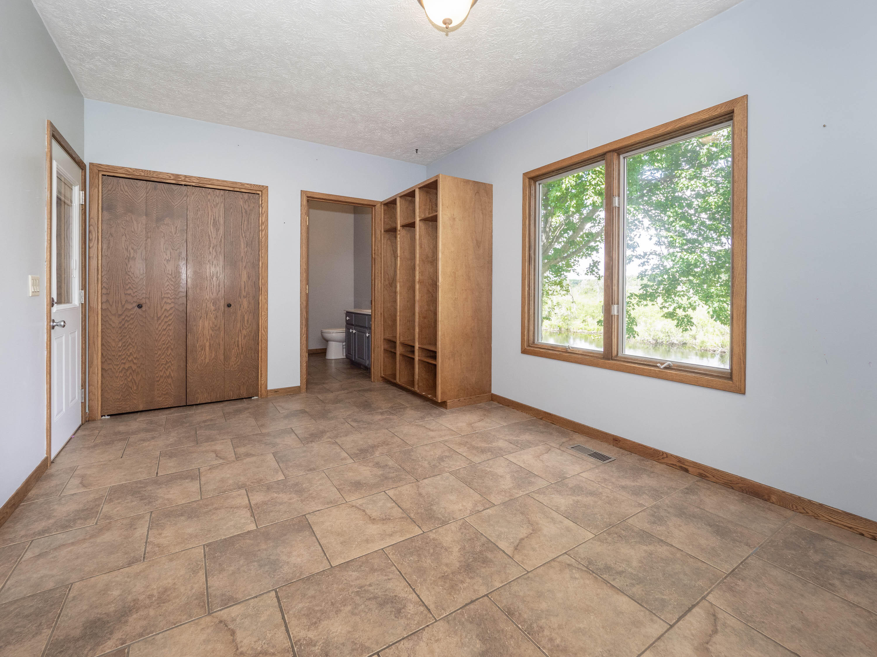 9434 Oakview Drive