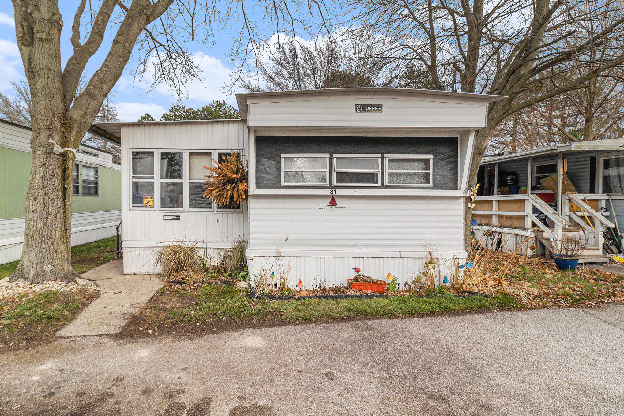 3527 Hoyt Street 81