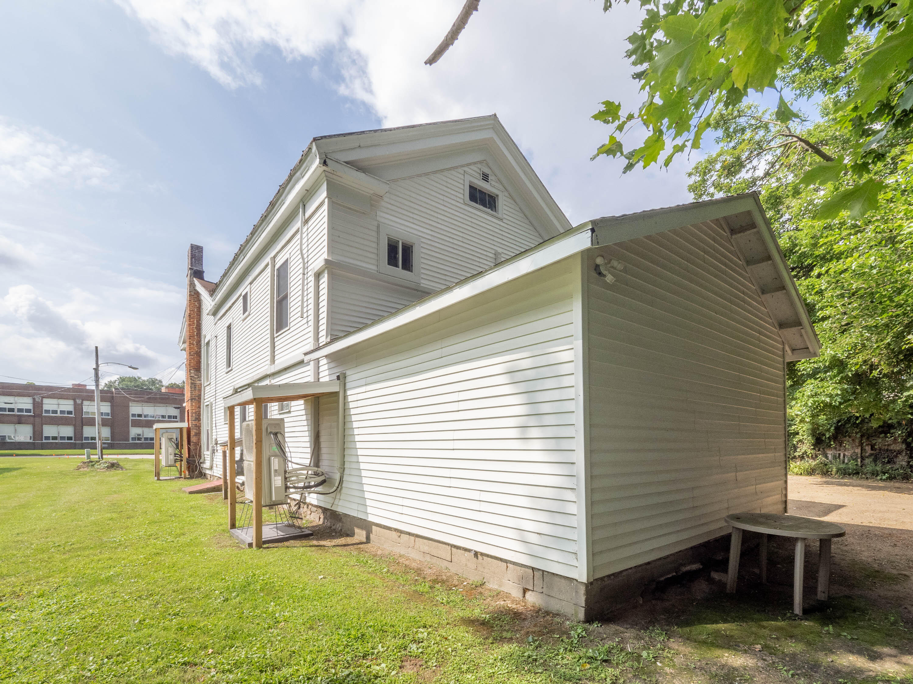 621 Oak Street