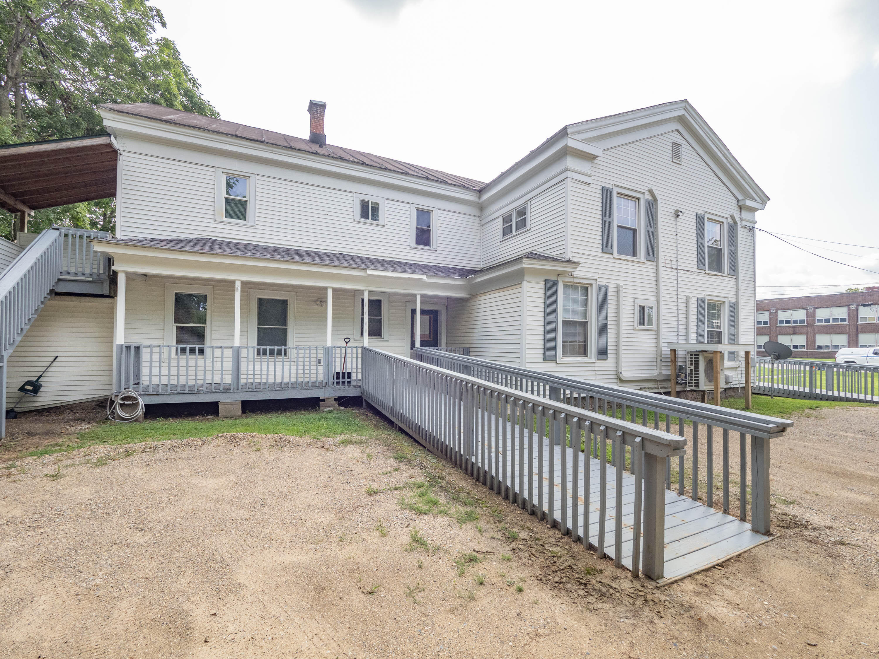 621 Oak Street