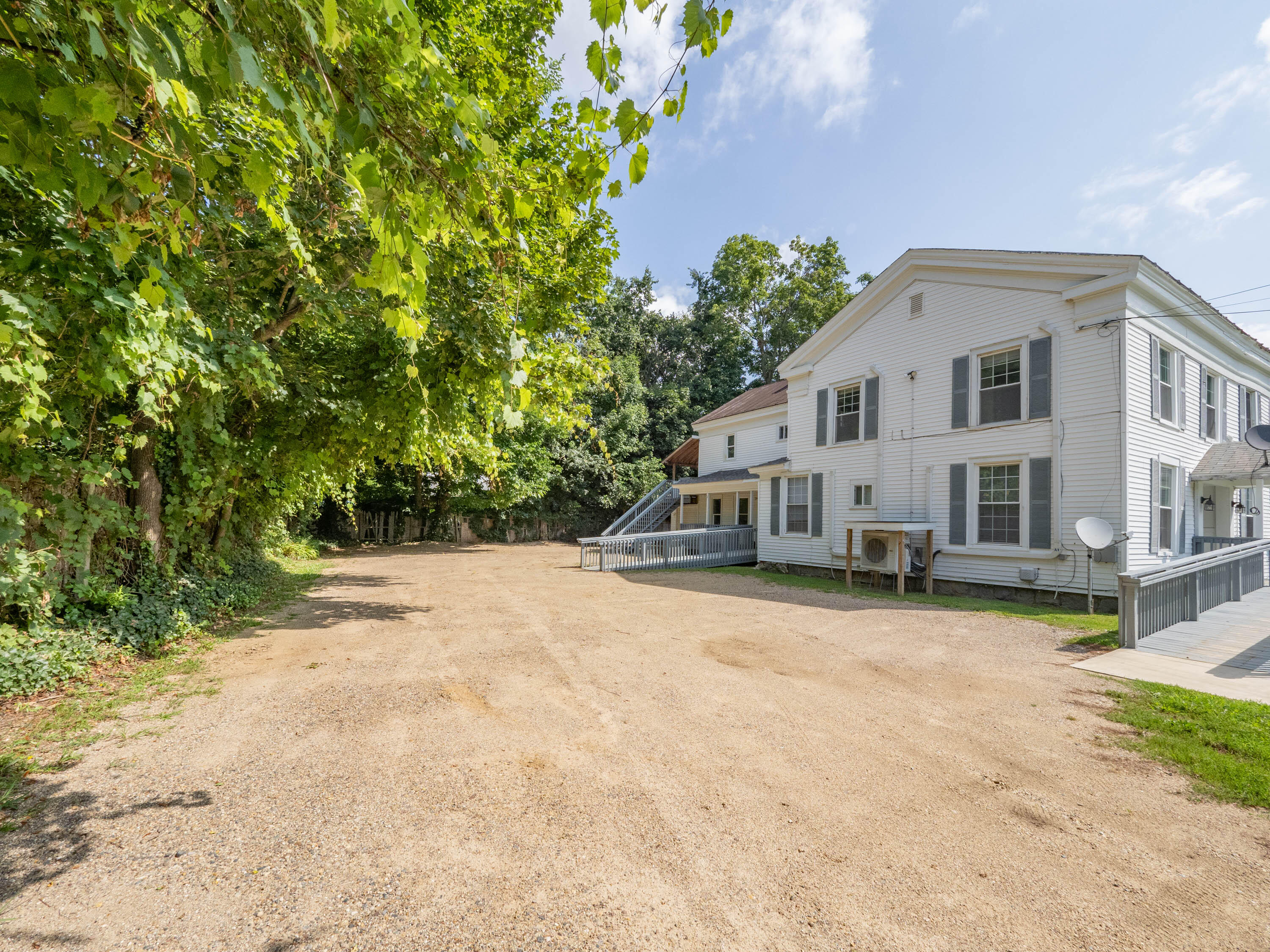 621 Oak Street
