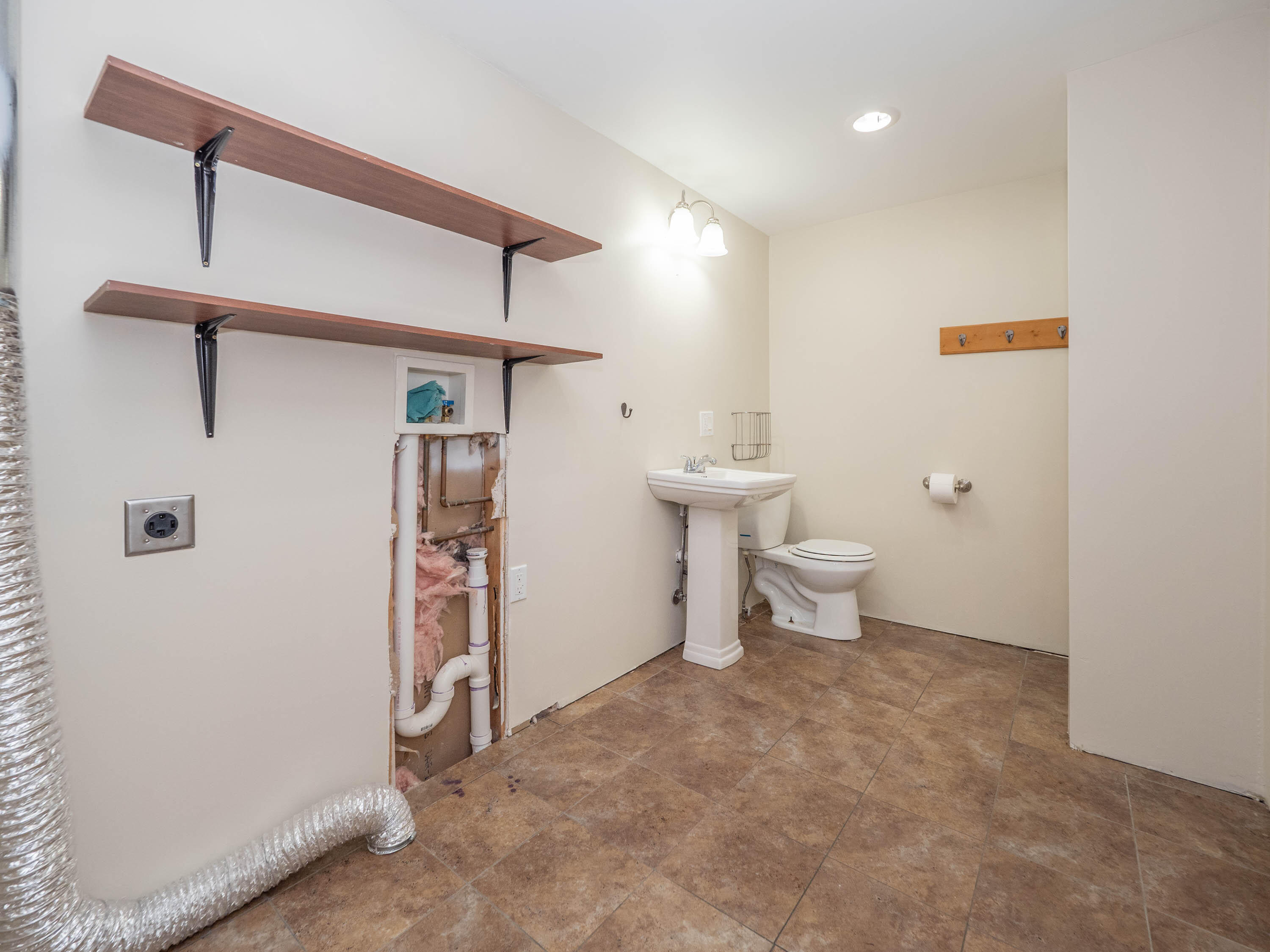 3125 Coachlite Avenue