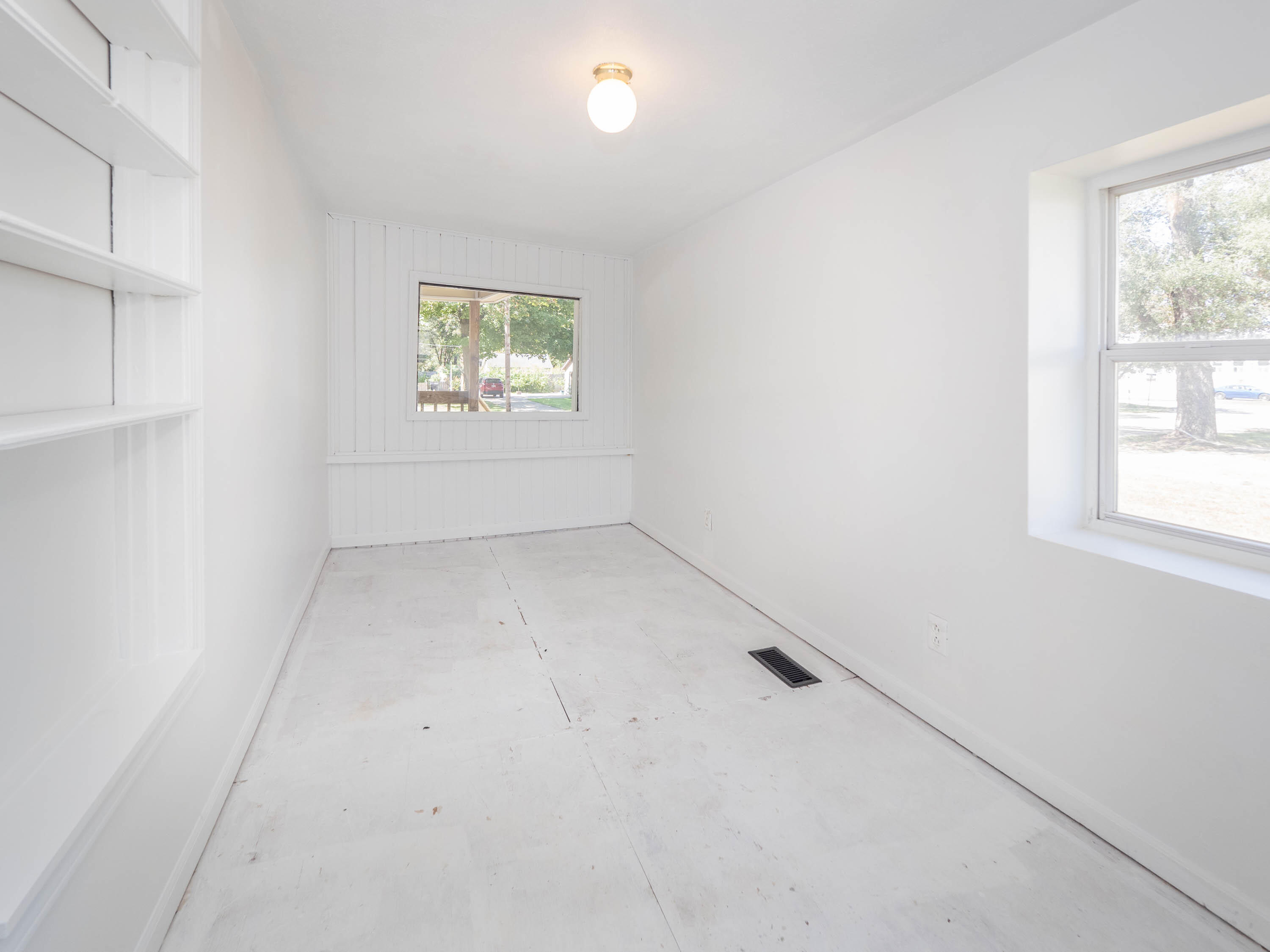 118 S West