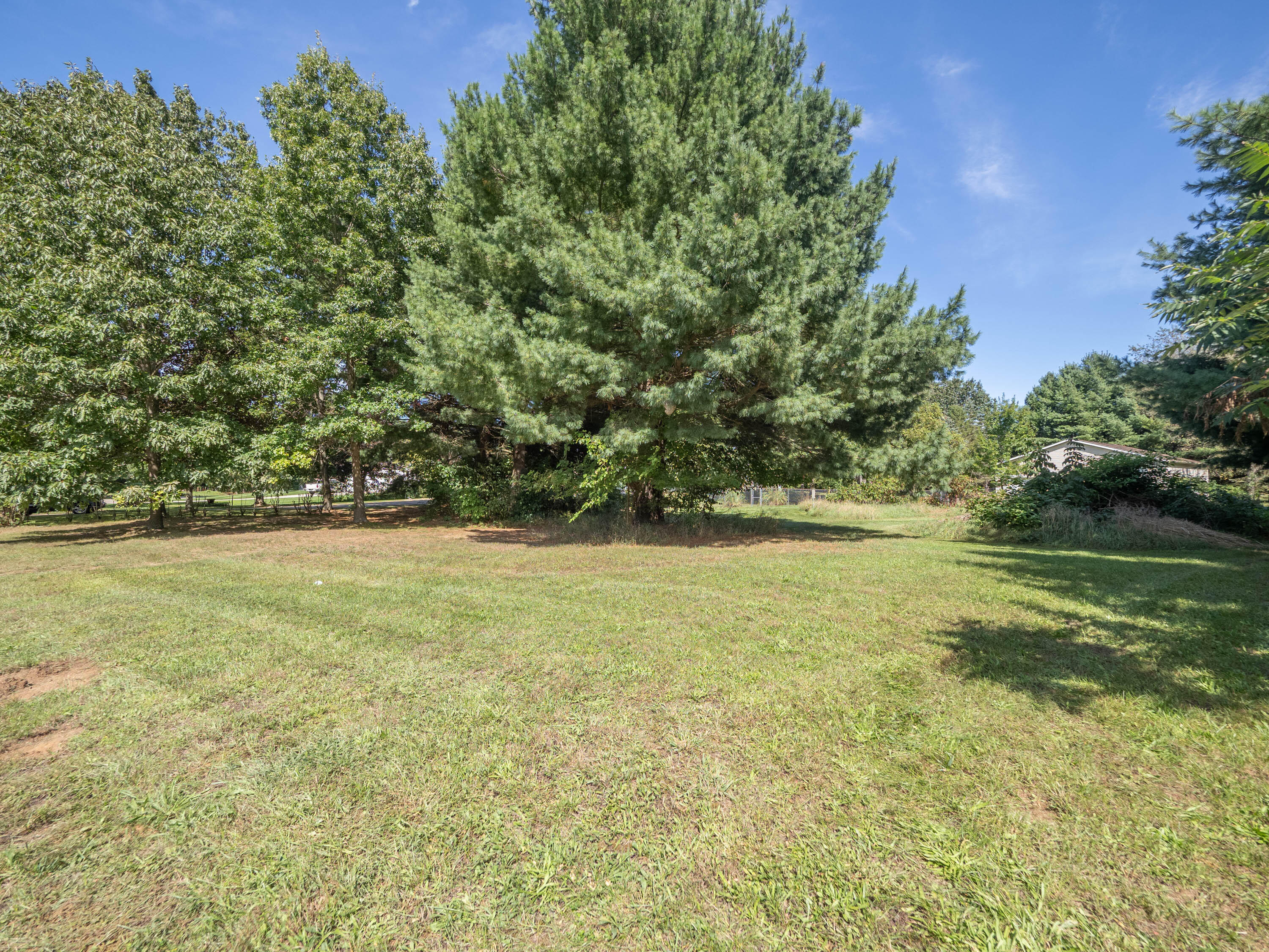 425 Walden Drive Lot w/barn