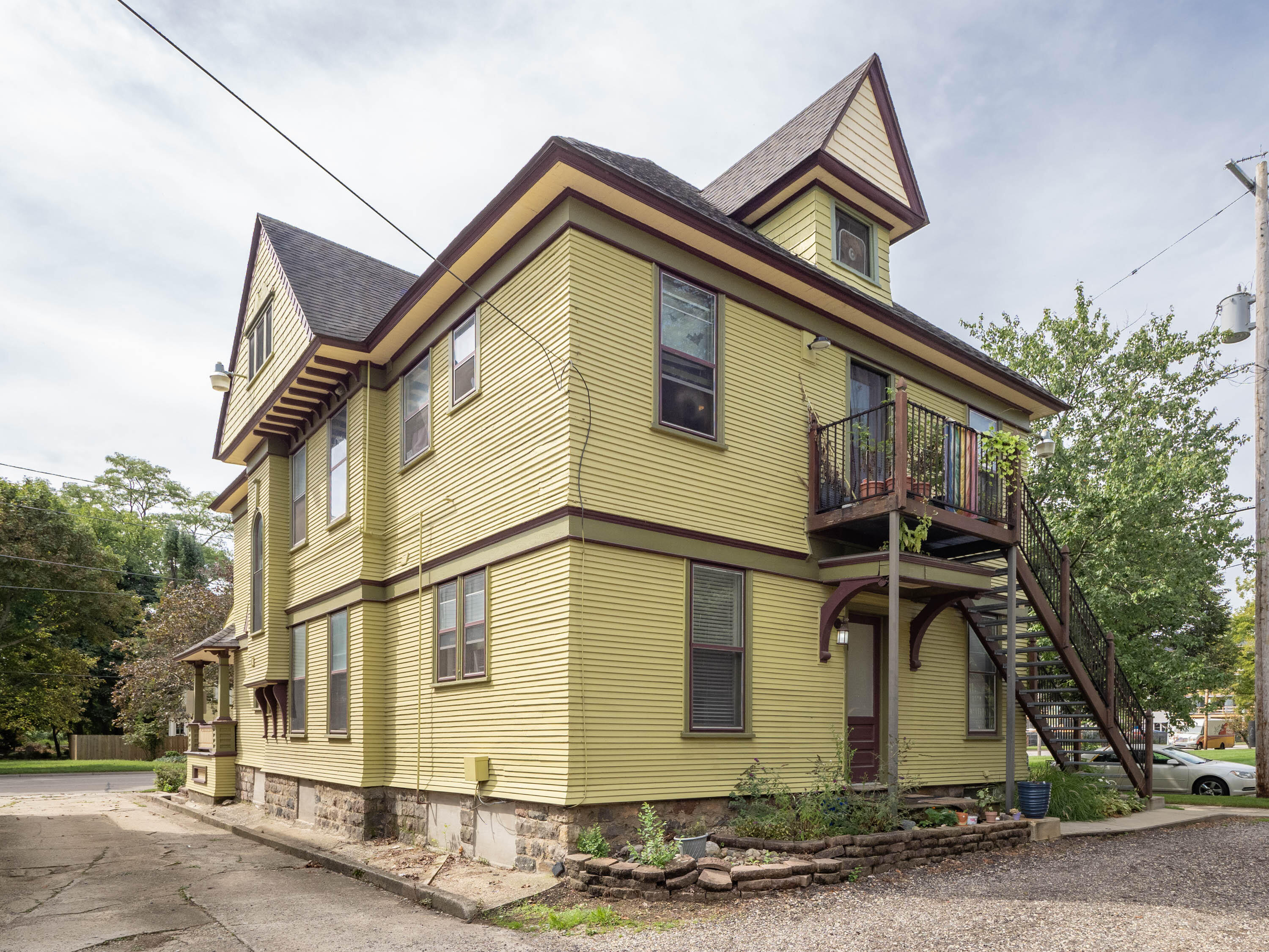 838 W Main Street