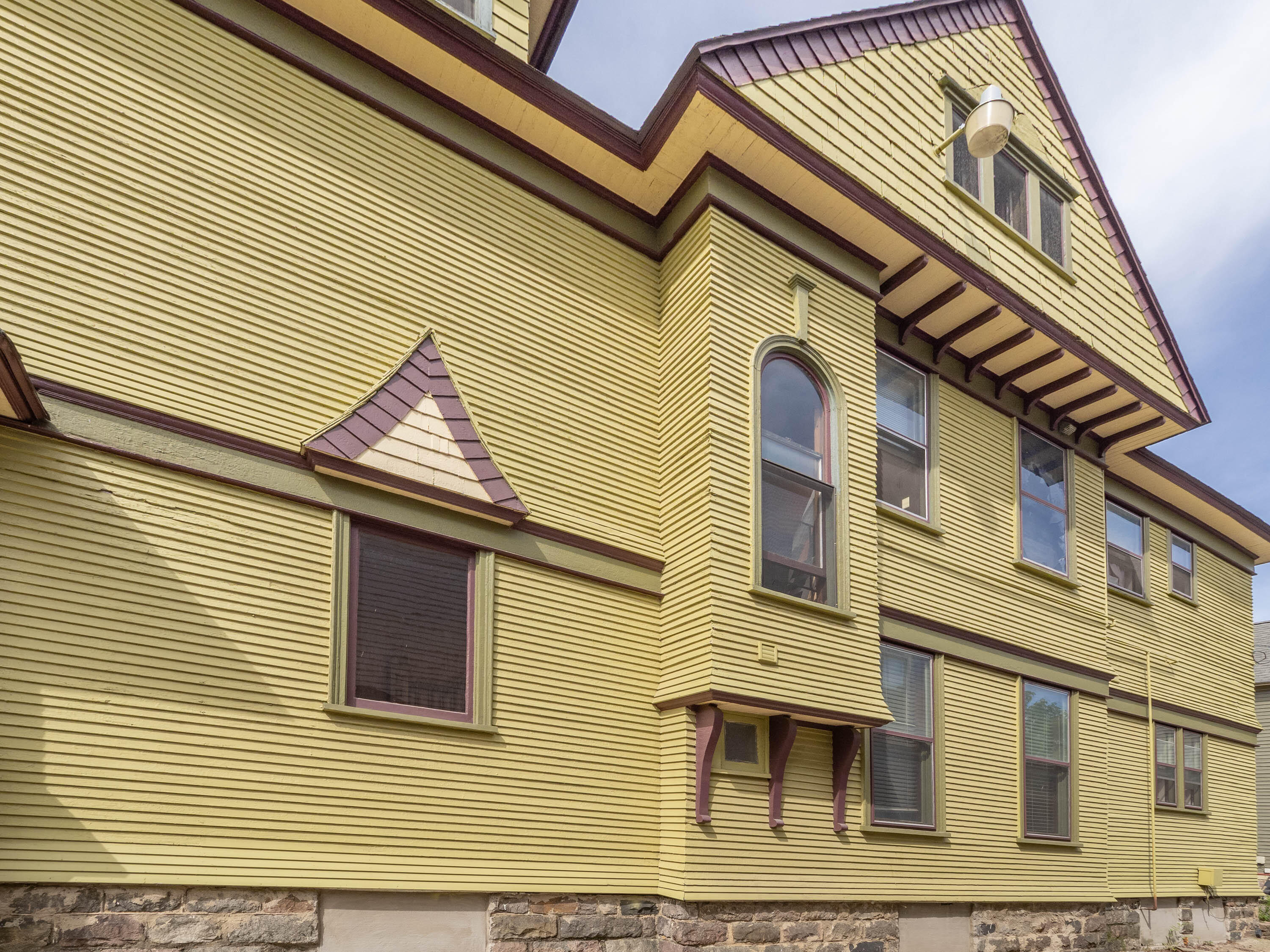 838 W Main Street